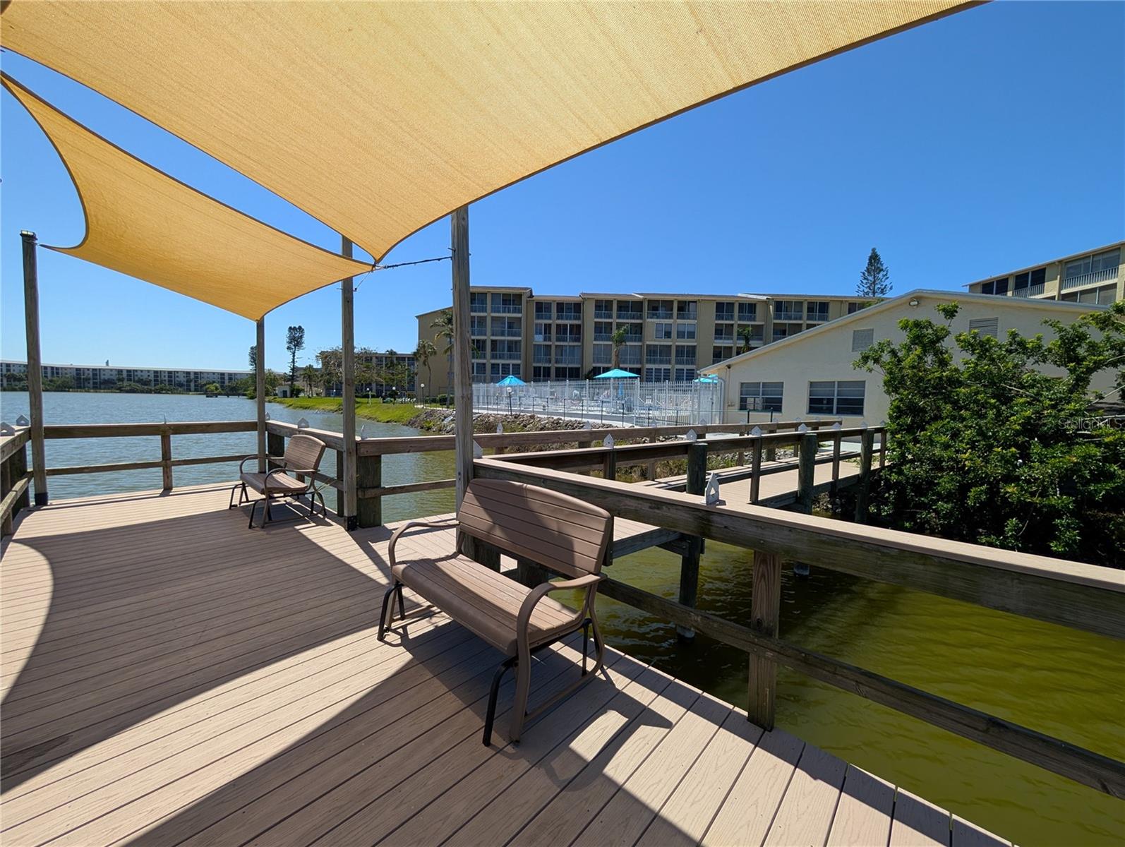 BAYSHORE ON THE LAKE APTS II SEC 3 - Residential
