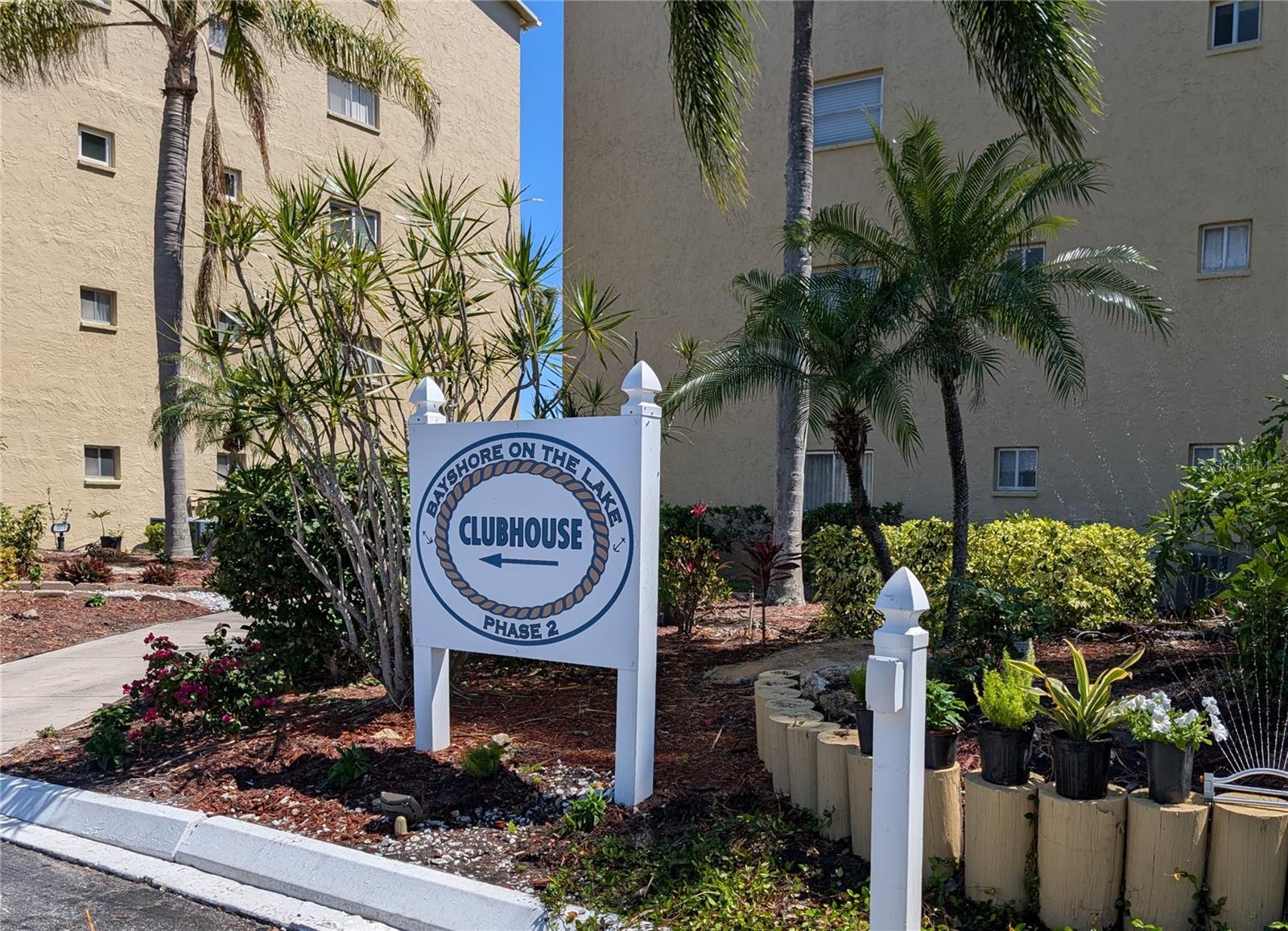BAYSHORE ON THE LAKE APTS II SEC 3 - Residential