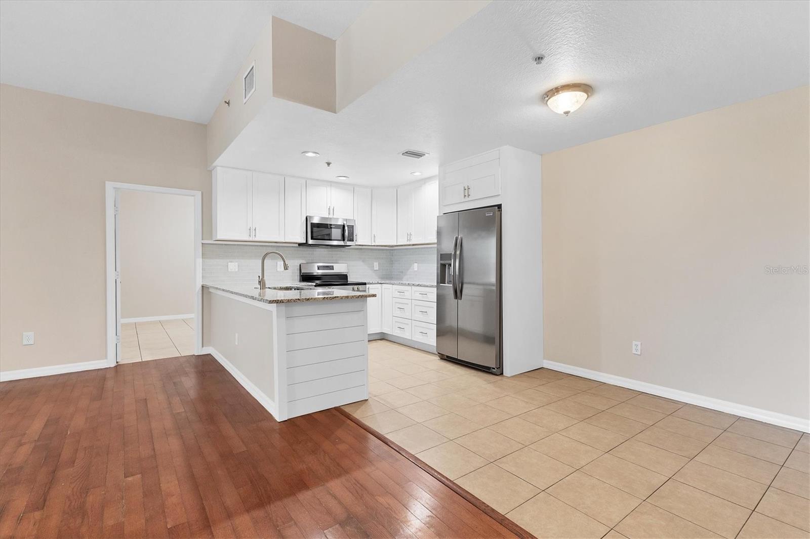 RIVER PRESERVE CONDO CB33/154 - Residential