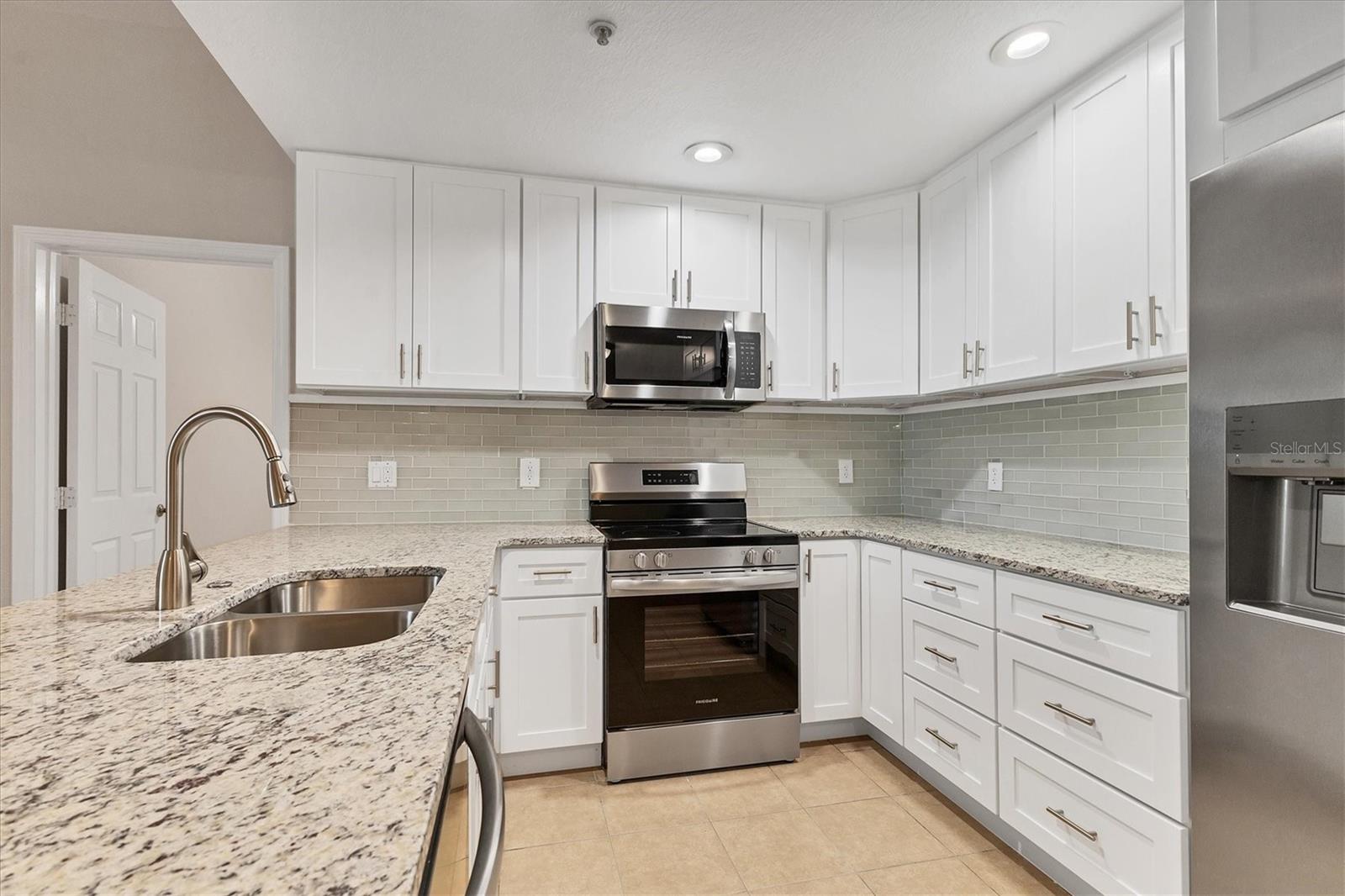RIVER PRESERVE CONDO CB33/154 - Residential