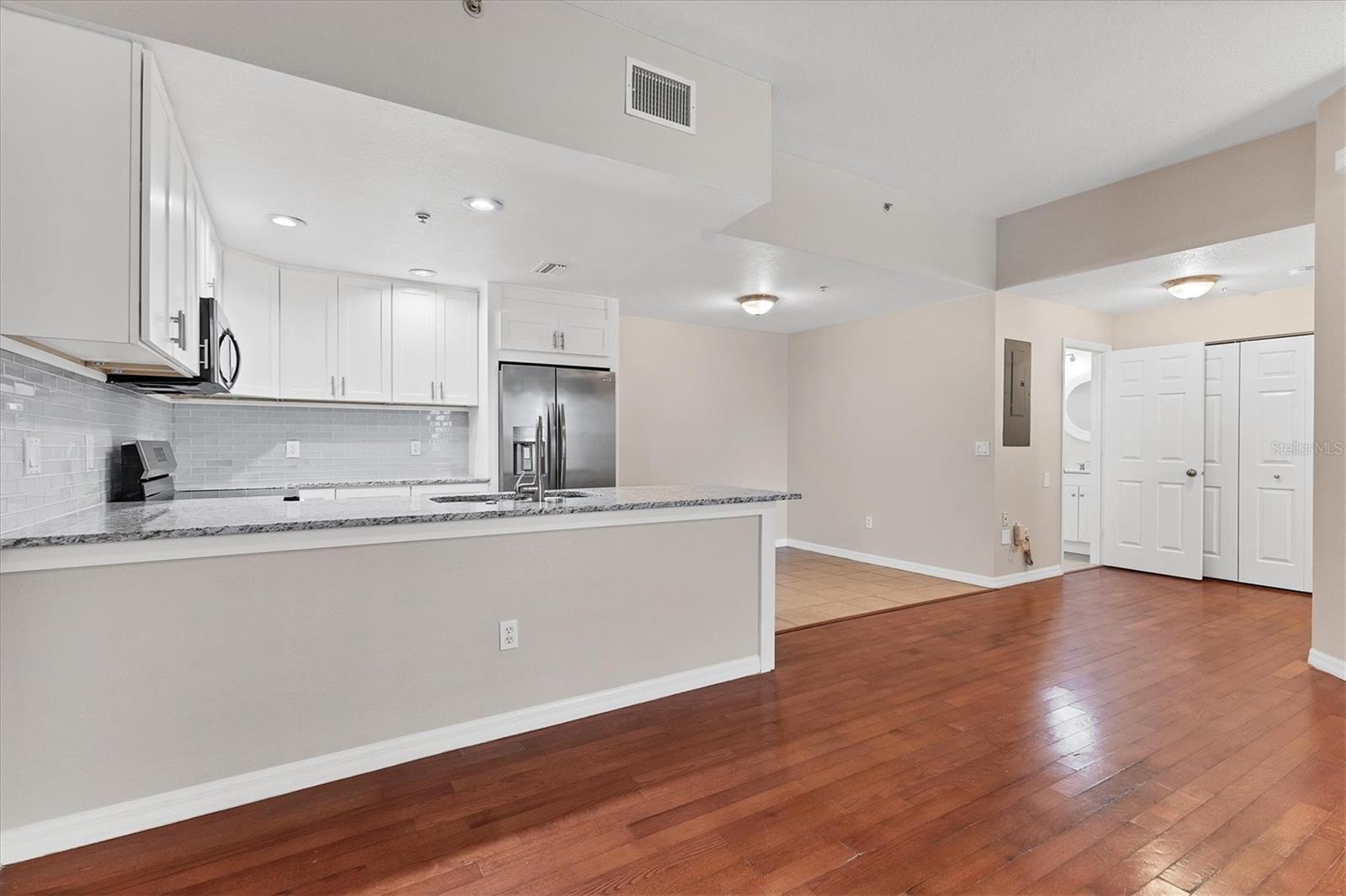 RIVER PRESERVE CONDO CB33/154 - Residential