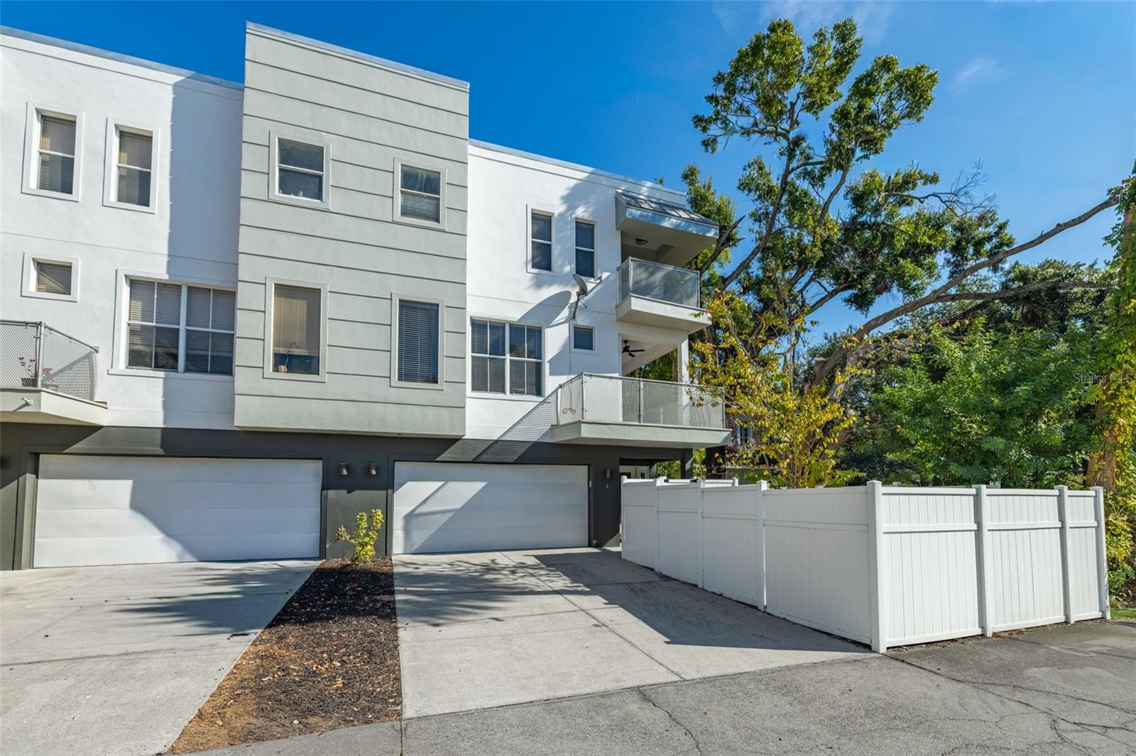 NEWPORT PALMS TWNHMS - Residential Income