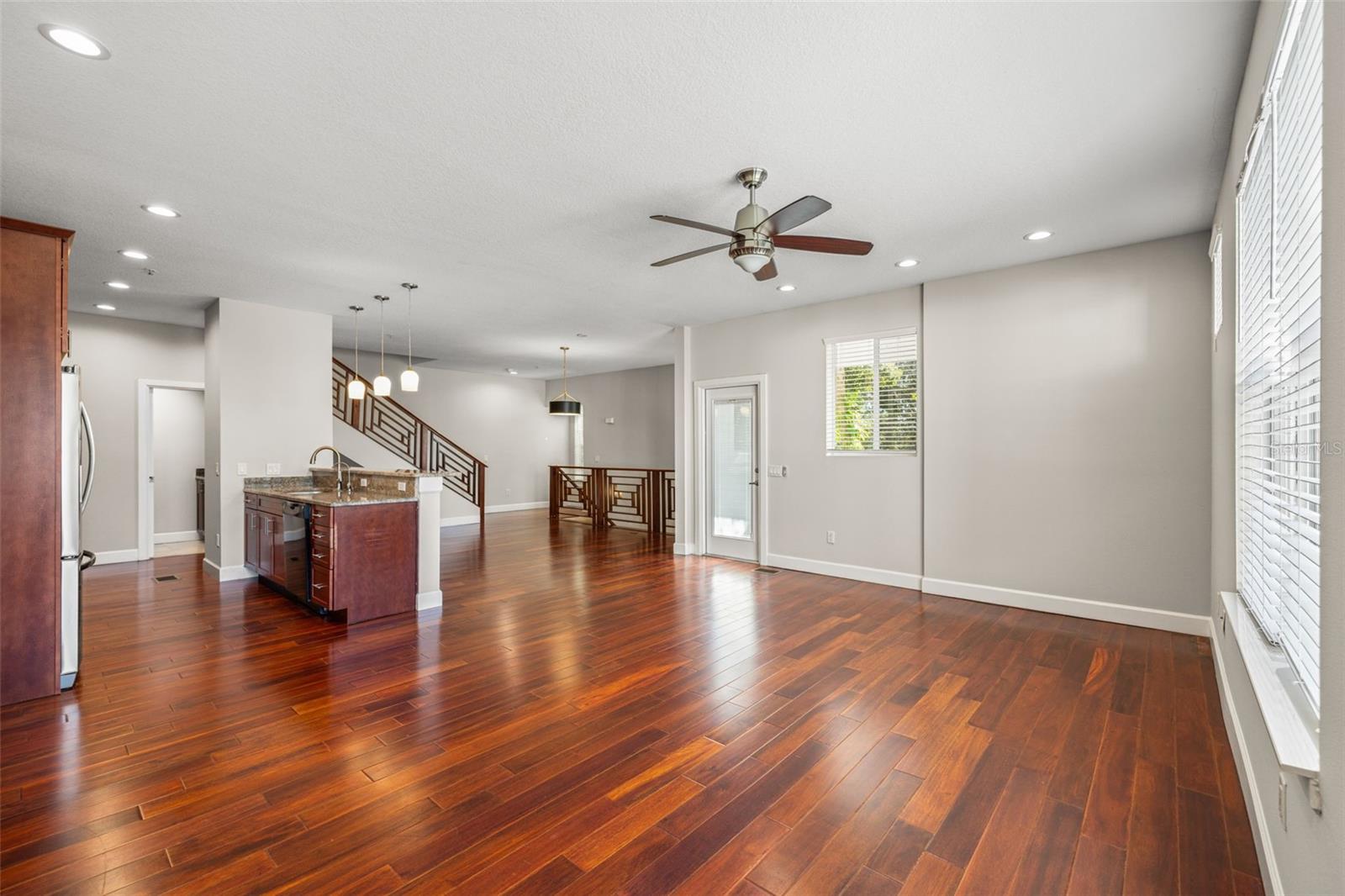 NEWPORT PALMS TWNHMS - Residential Income