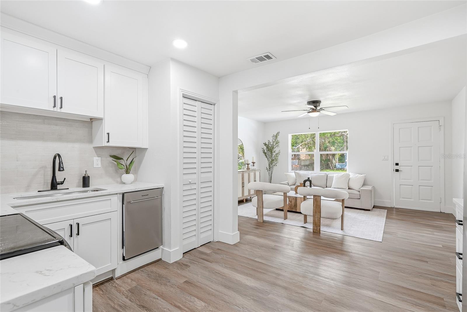 LAKEVIEW GROVE - Residential