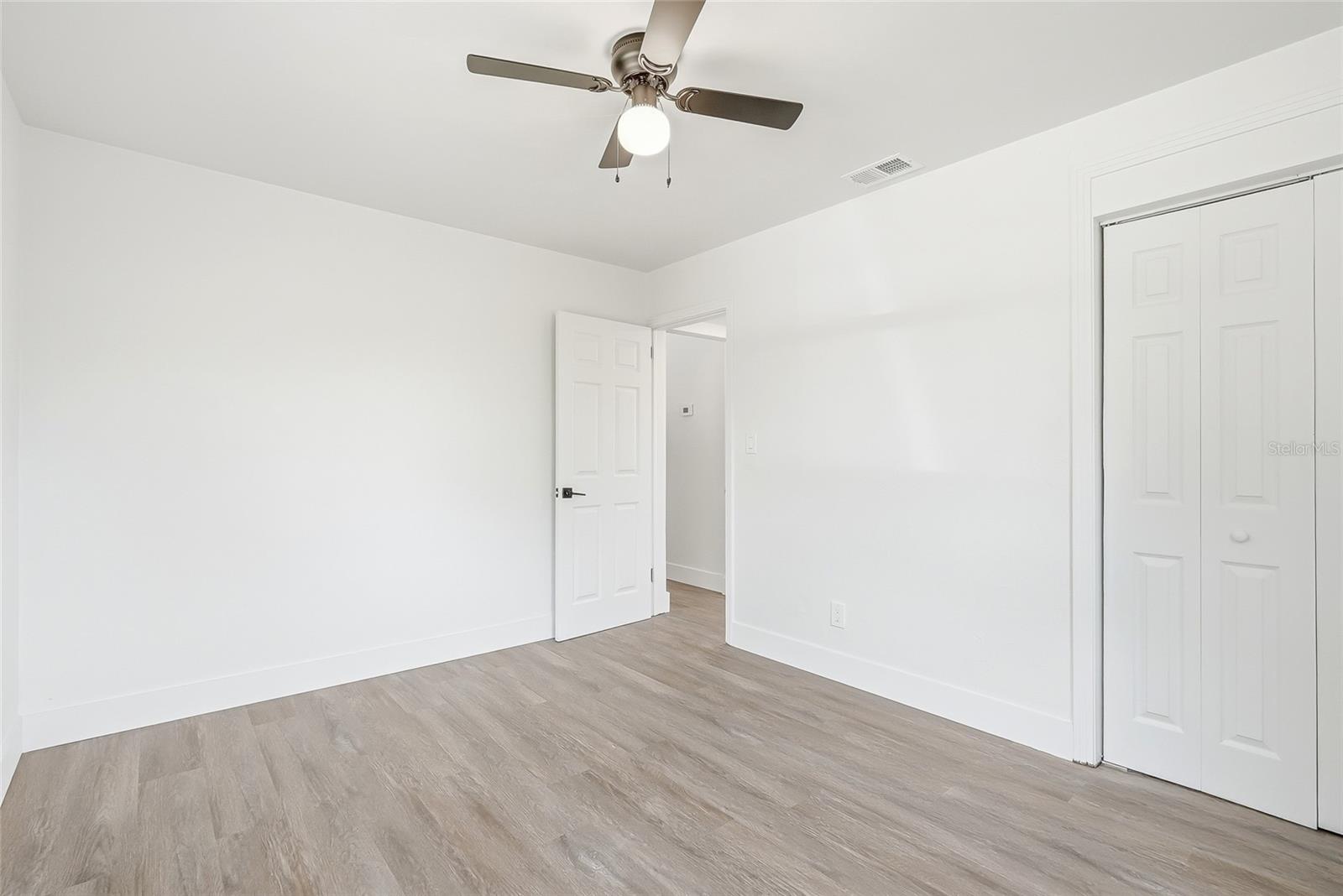LAKEVIEW GROVE - Residential