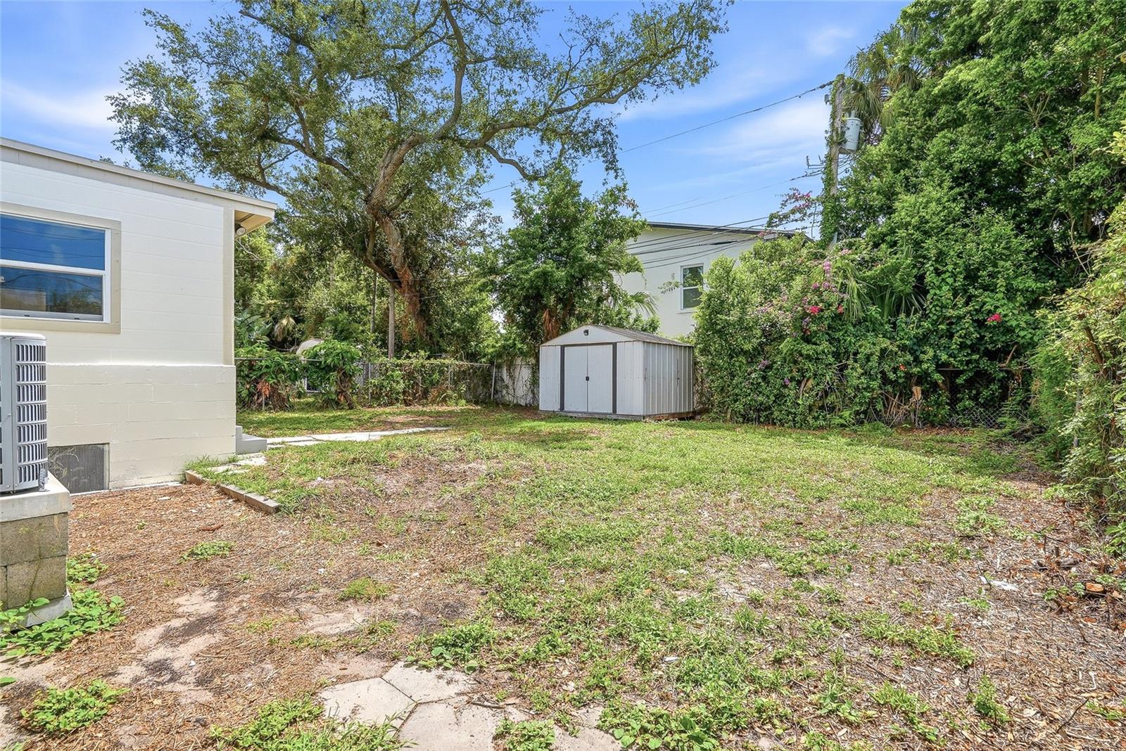 LAKEVIEW GROVE - Residential