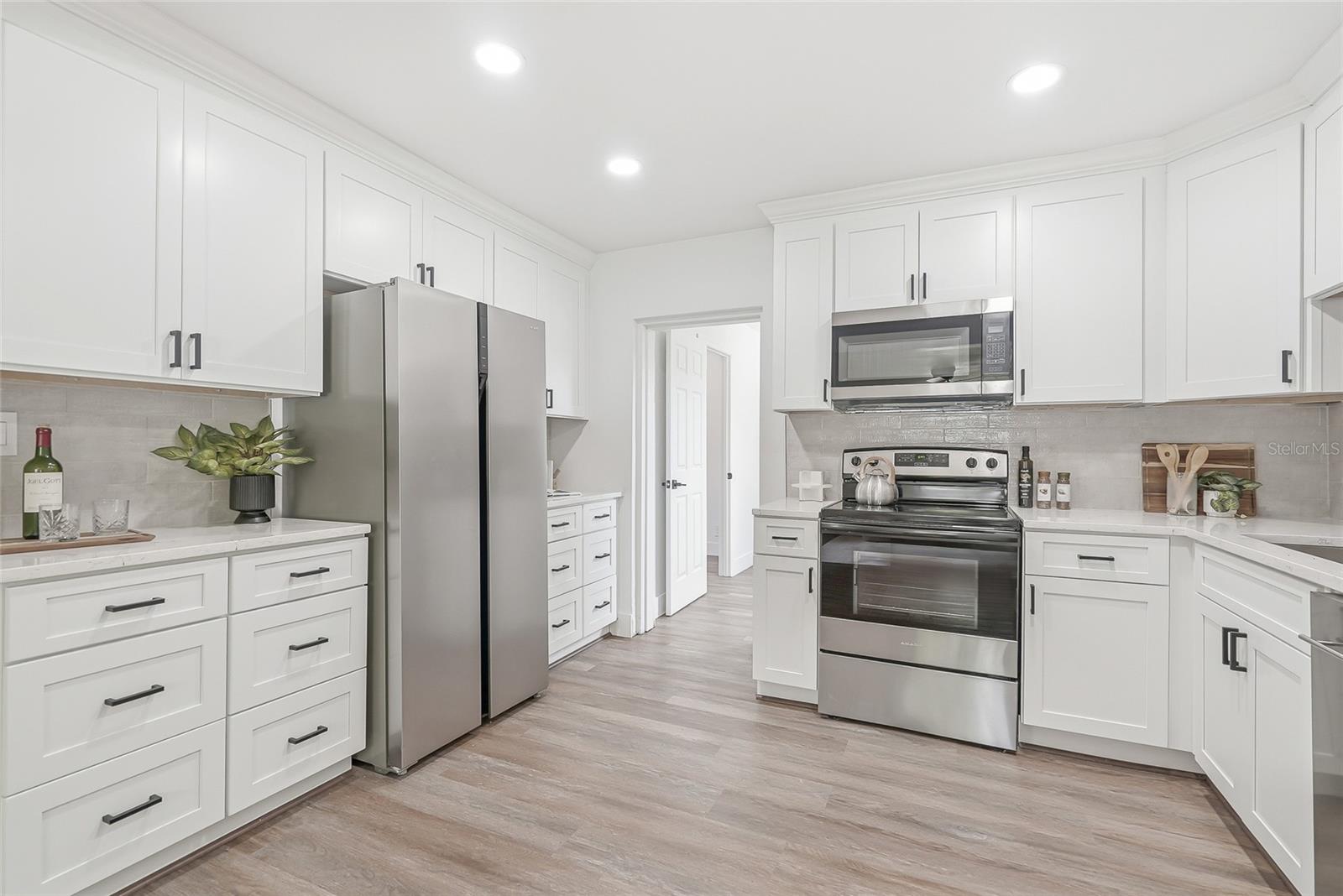 LAKEVIEW GROVE - Residential