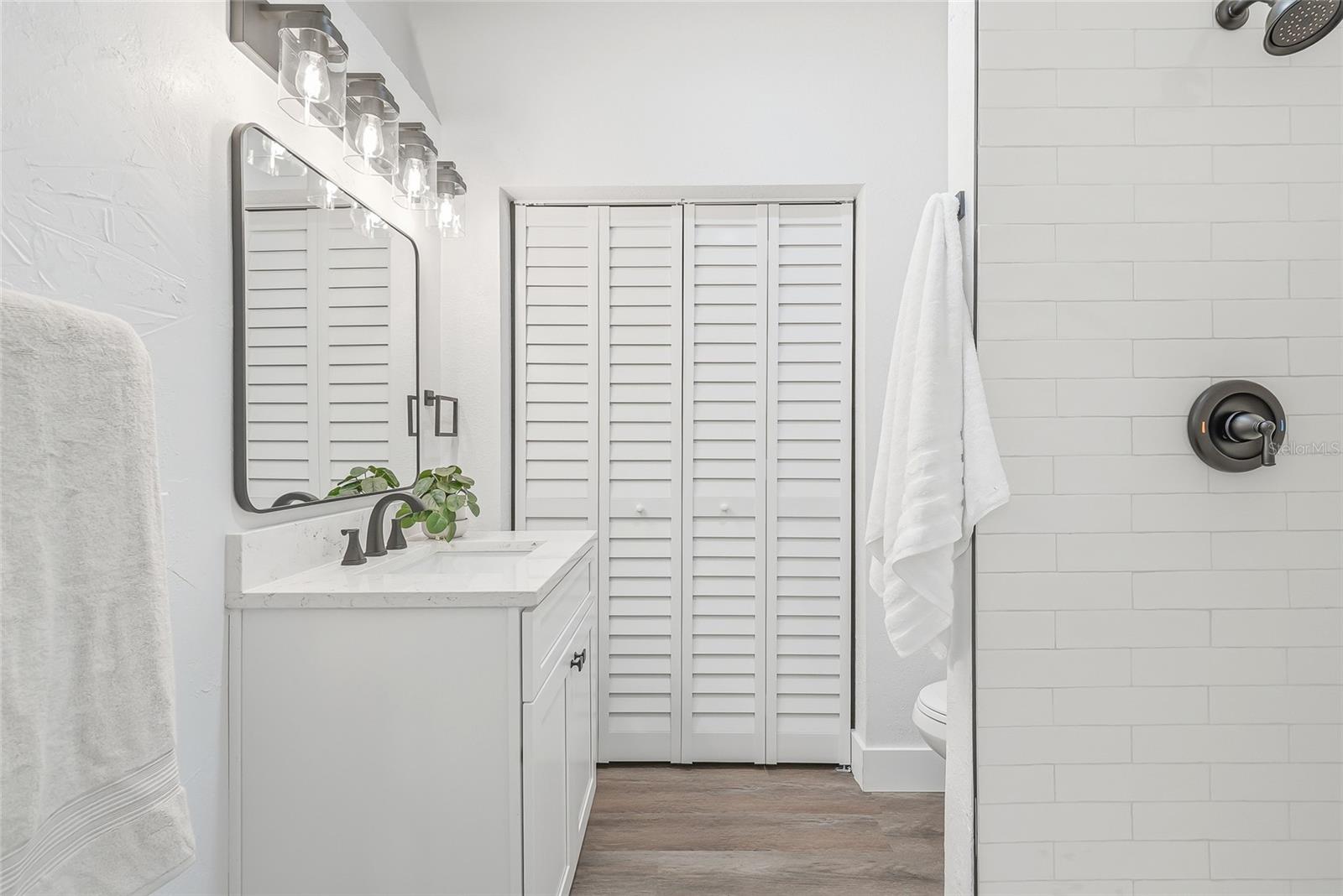 LAKEVIEW GROVE - Residential