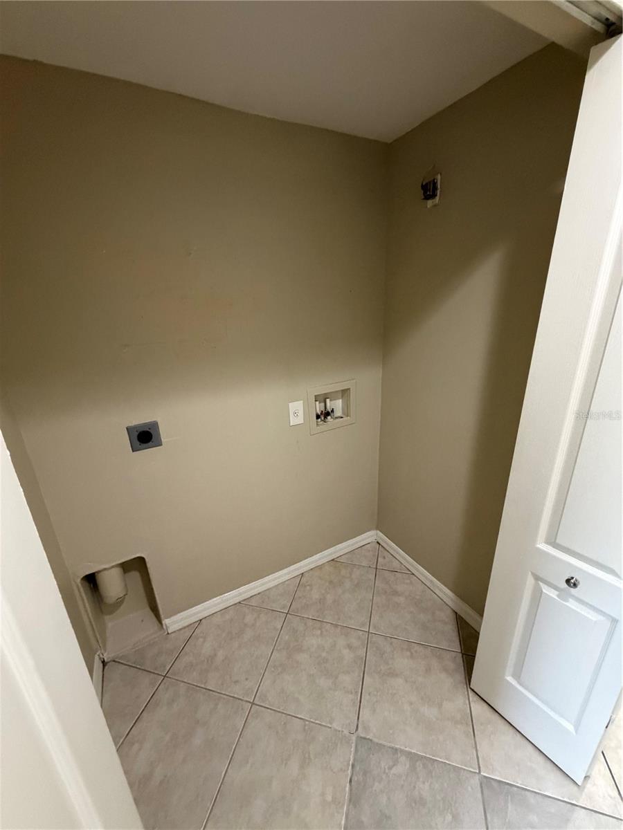 LEHIGH ESTATES - Residential Income