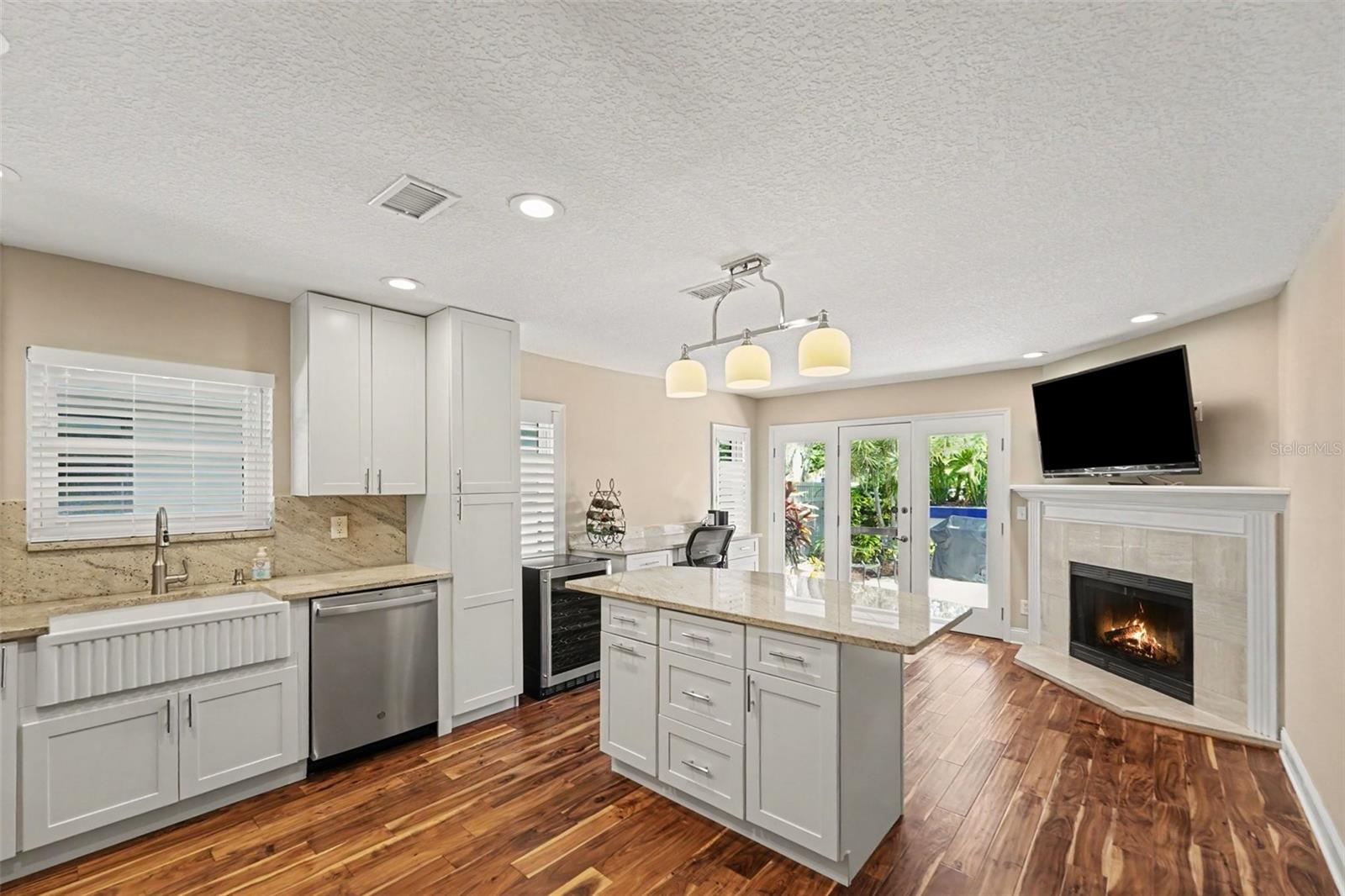 WATERMARK CONDO - Residential