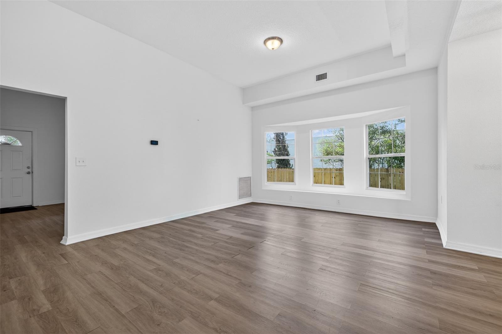 ROSEBURY PARK - Commercial Sale