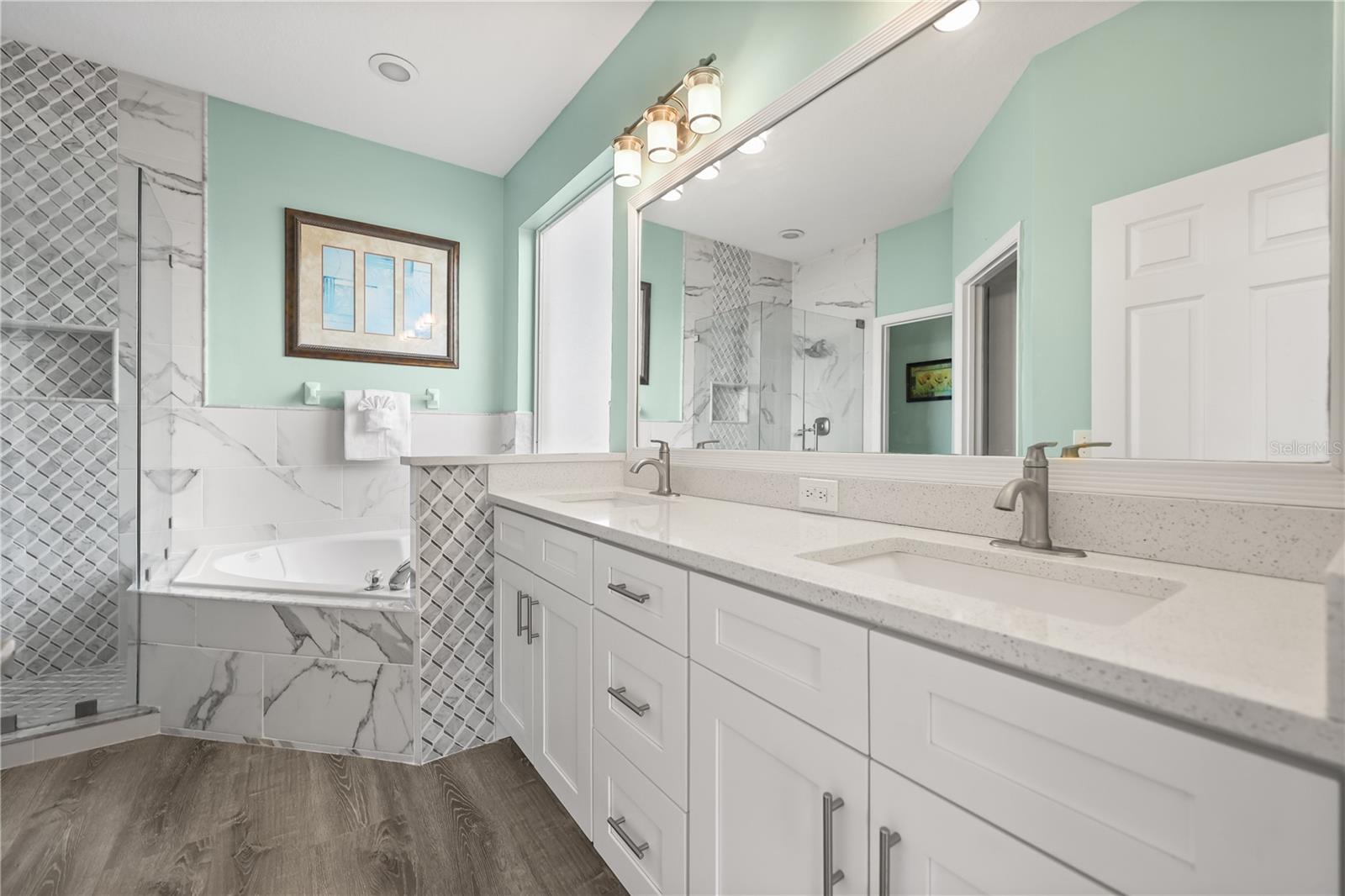 LAKE BERKLEY RESORT - Residential