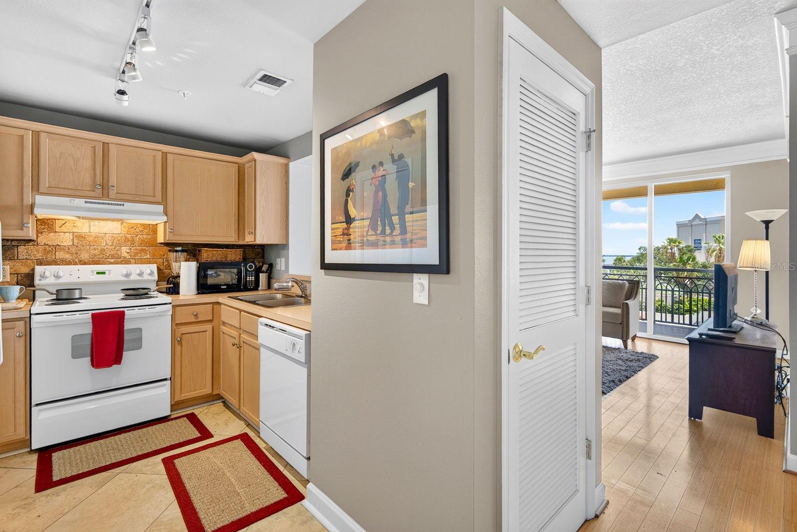 345 BAYSHORE A CONDO - Residential Lease