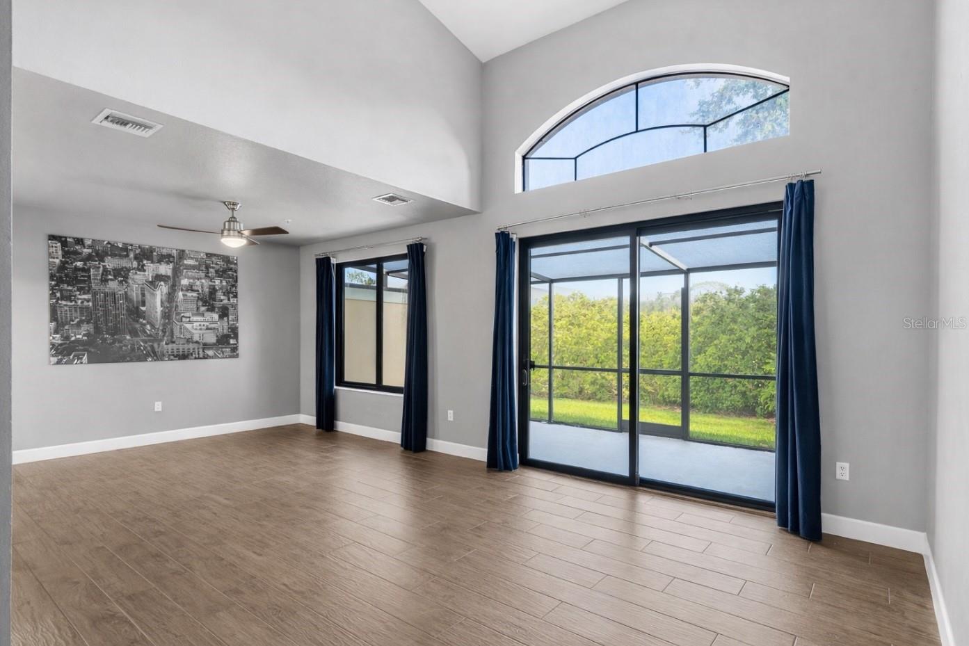 VILLAS LAKE DESTINY - Residential