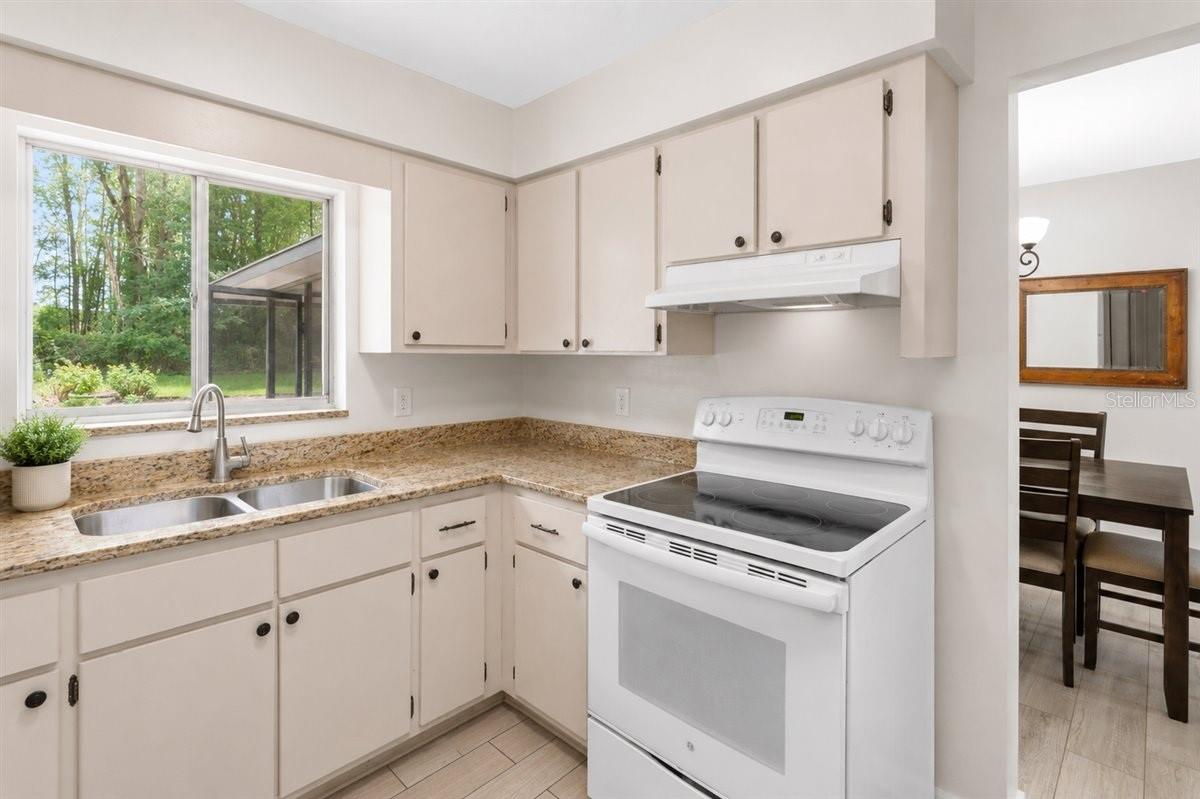 LEEAIRE ESTATES - Residential