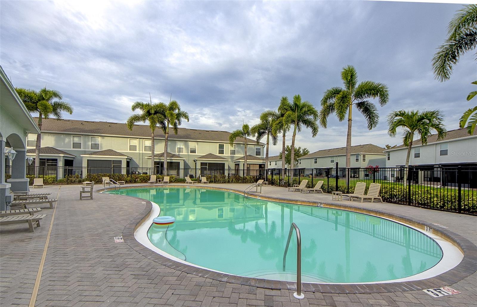 SAWGRASS VILLAGE - Residential