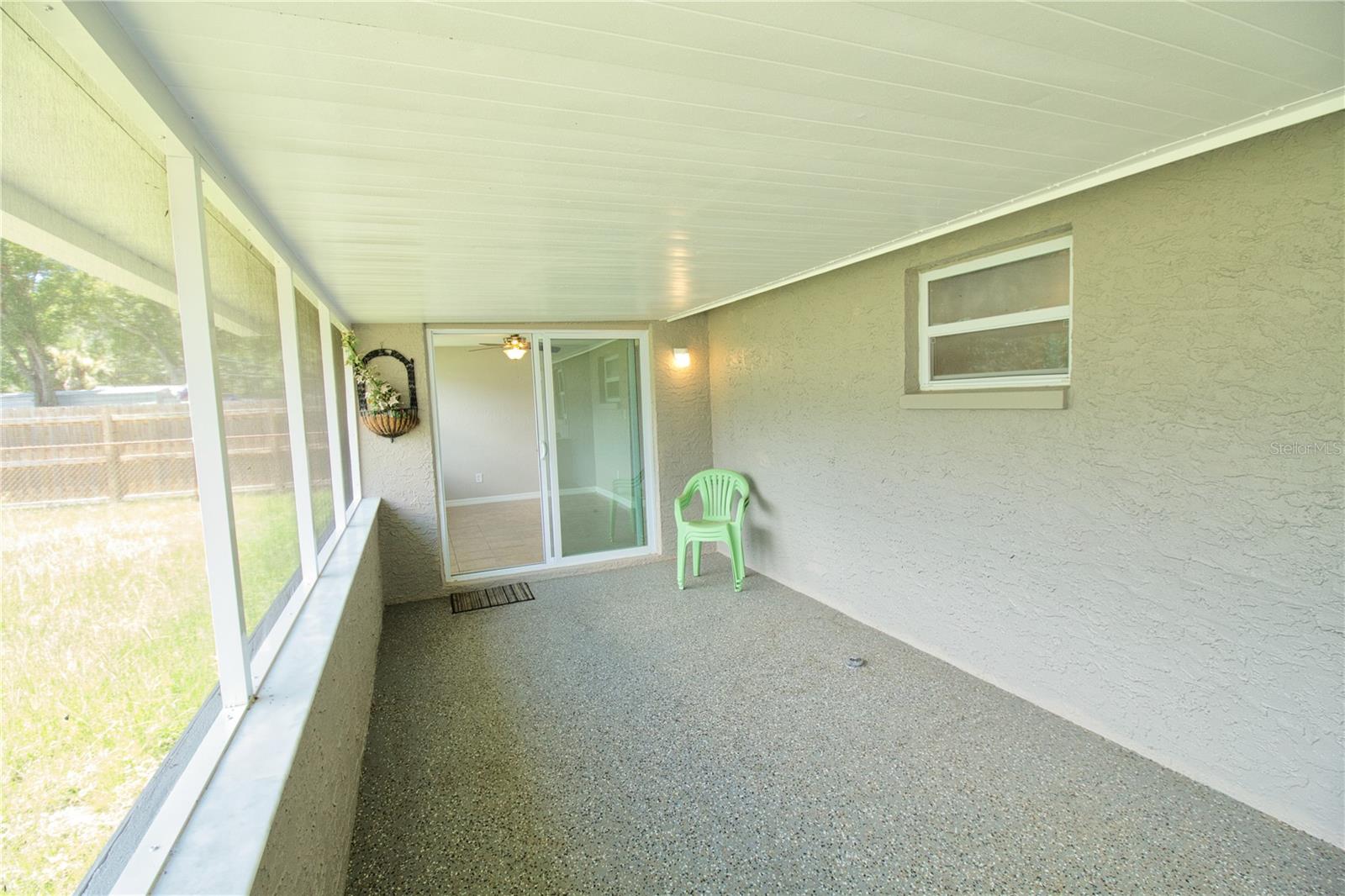PALM LAKE TERRACE - Residential Lease