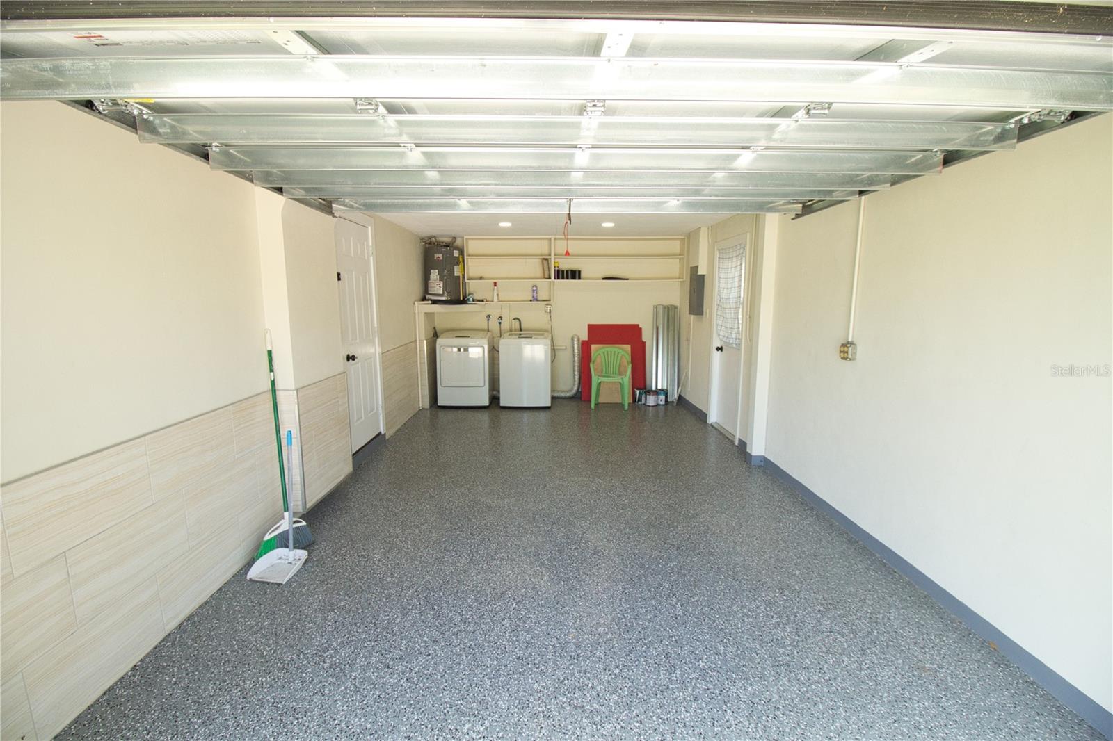 PALM LAKE TERRACE - Residential Lease