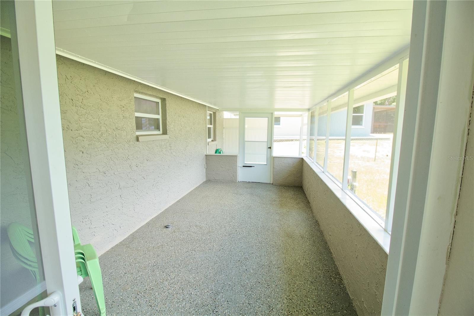 PALM LAKE TERRACE - Residential Lease