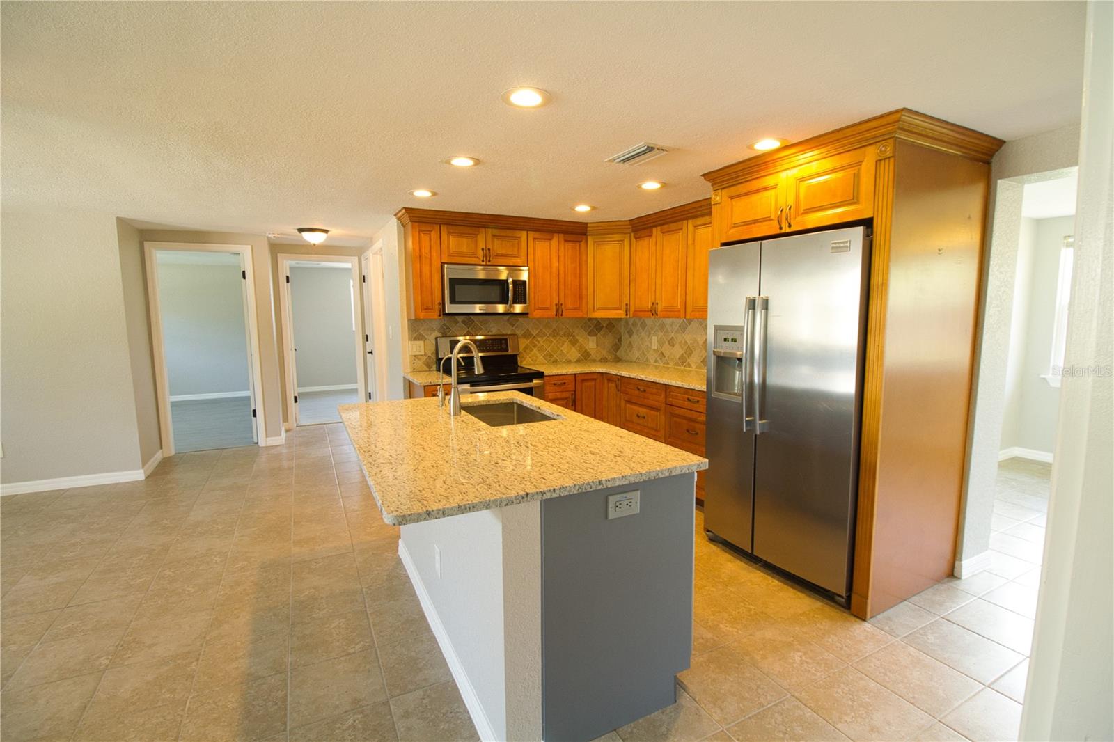 PALM LAKE TERRACE - Residential Lease