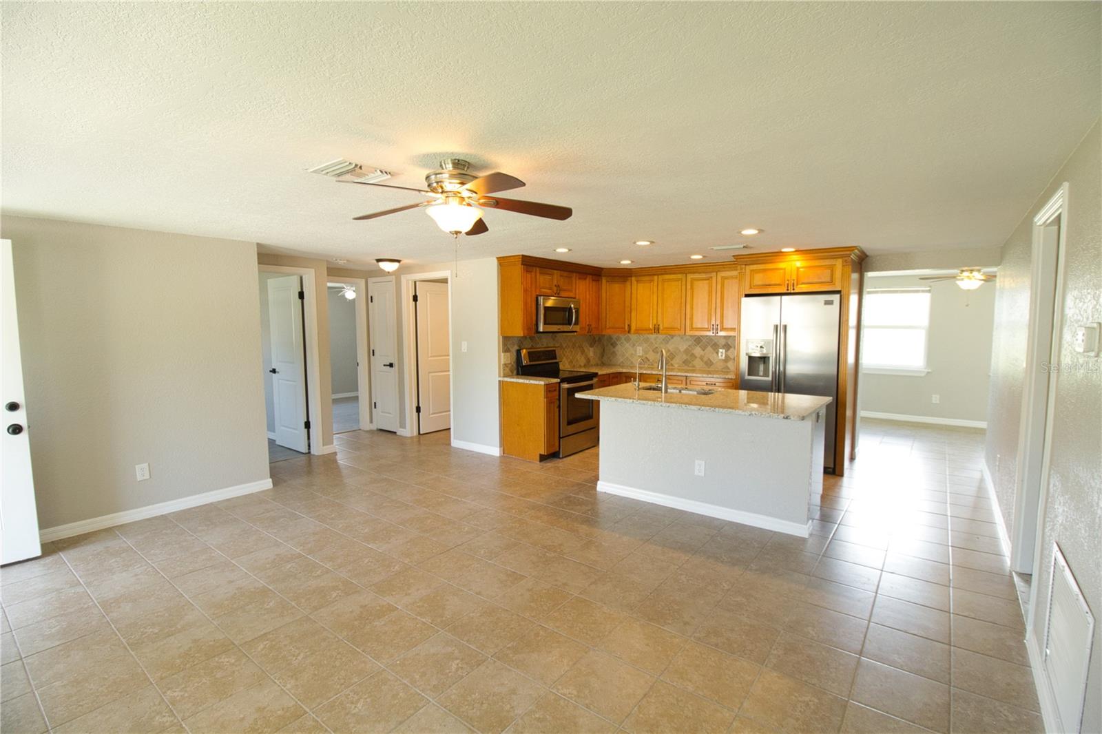 PALM LAKE TERRACE - Residential Lease