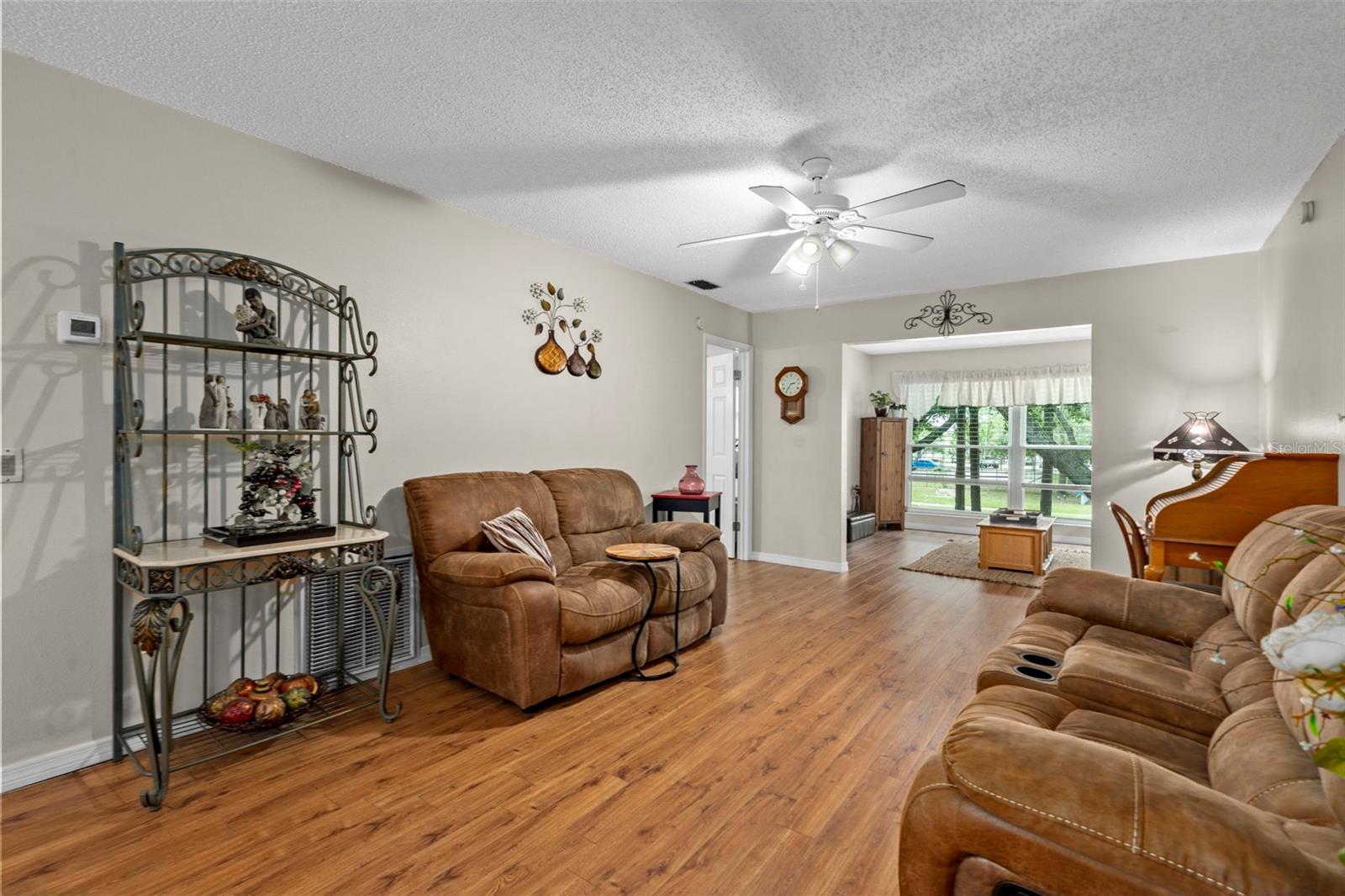 WOODTRAIL CONDO - Residential