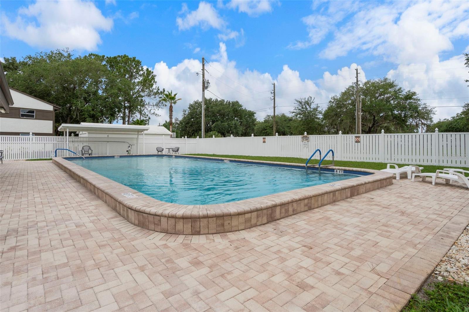 WOODTRAIL CONDO - Residential