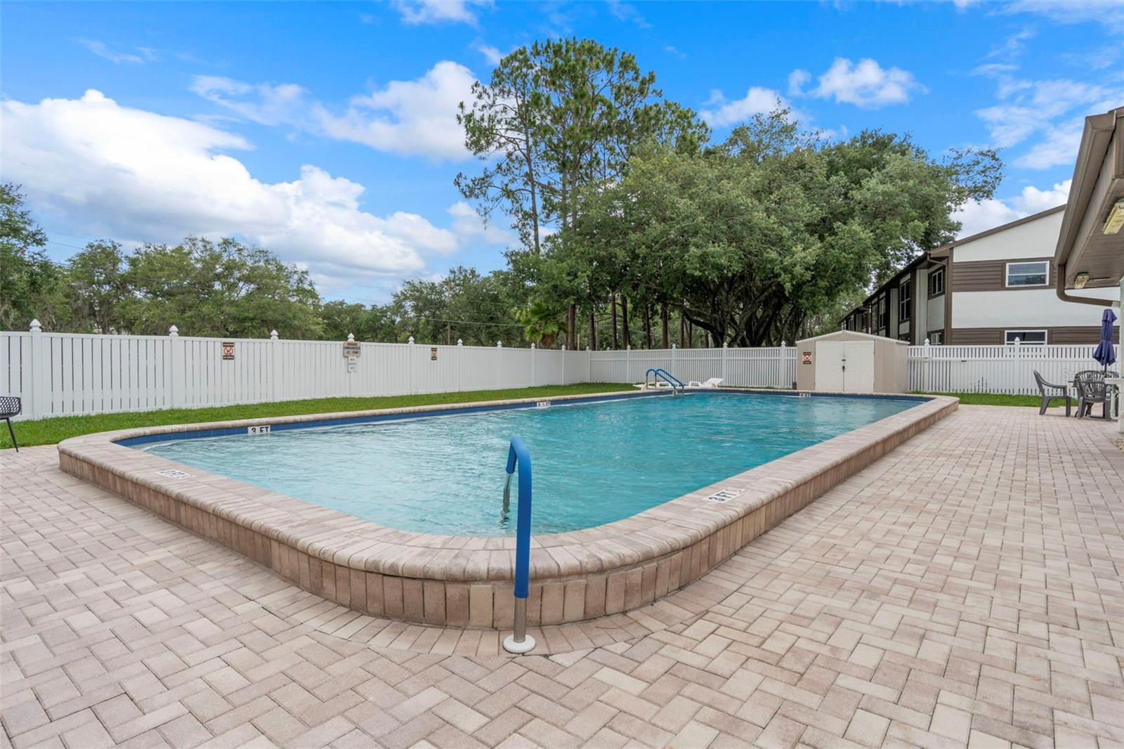WOODTRAIL CONDO - Residential