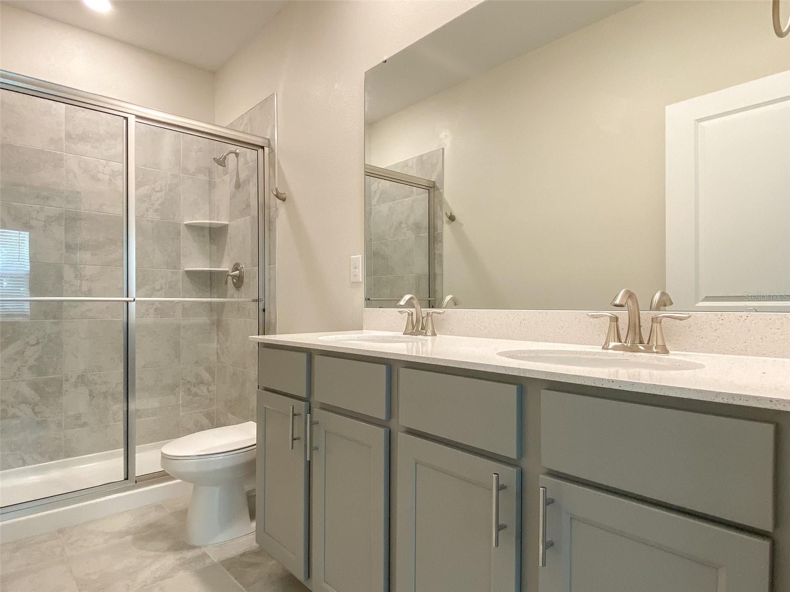 ECON TRAILS - Residential Lease