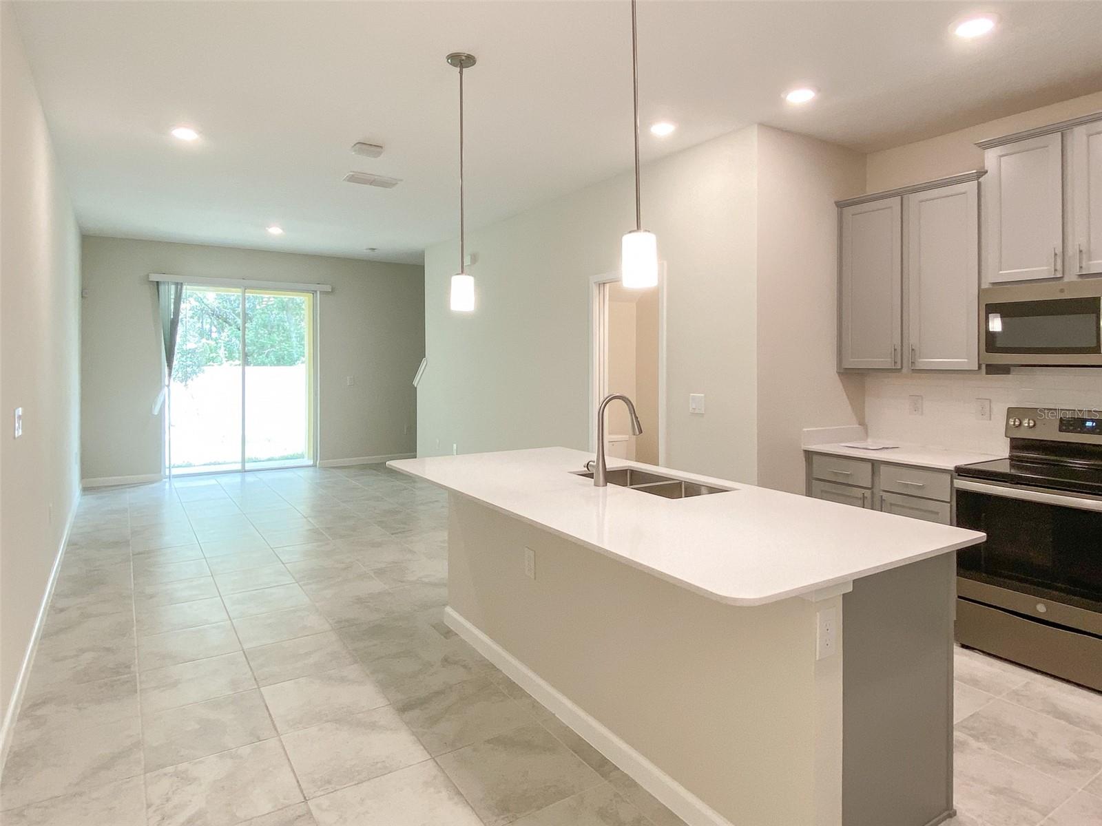 ECON TRAILS - Residential Lease