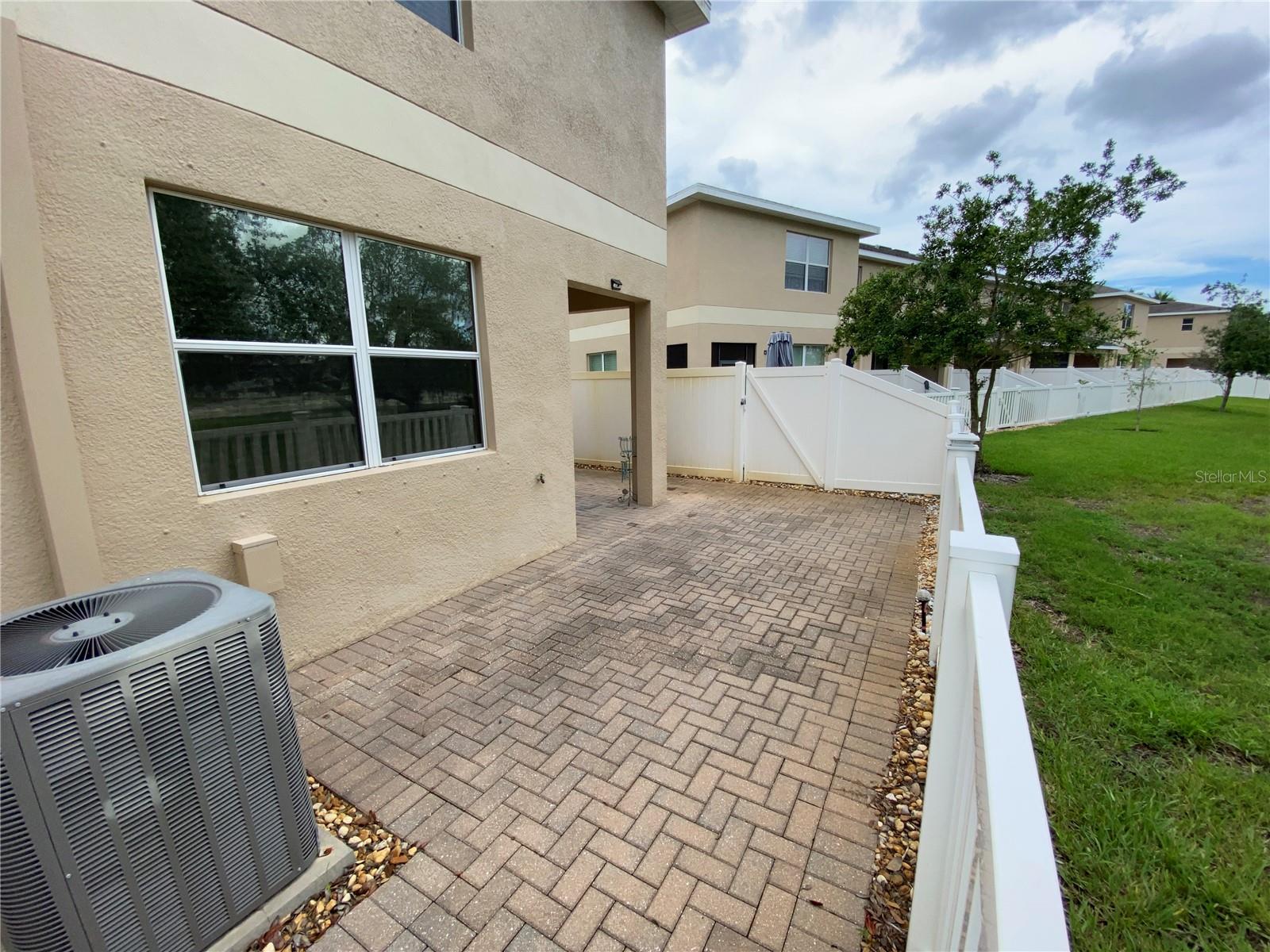 VERANDAH TWNHMS - Residential
