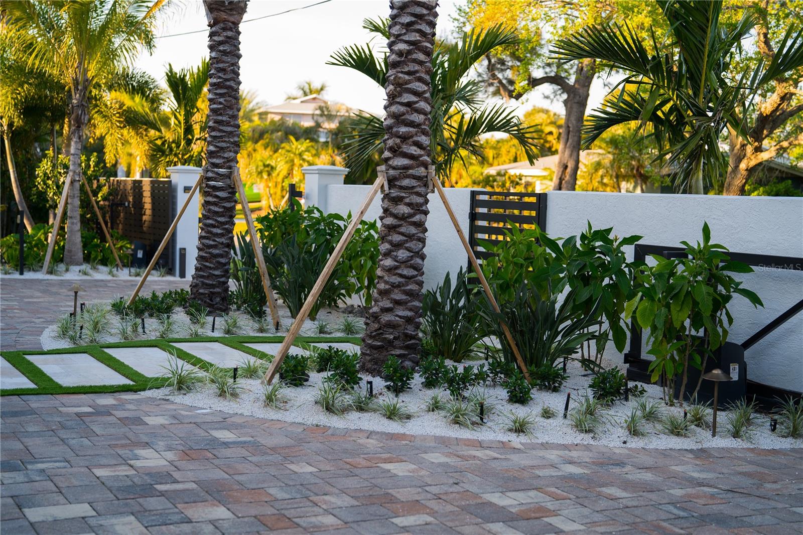 PINE SHORES ESTATE 7TH SEC - Residential