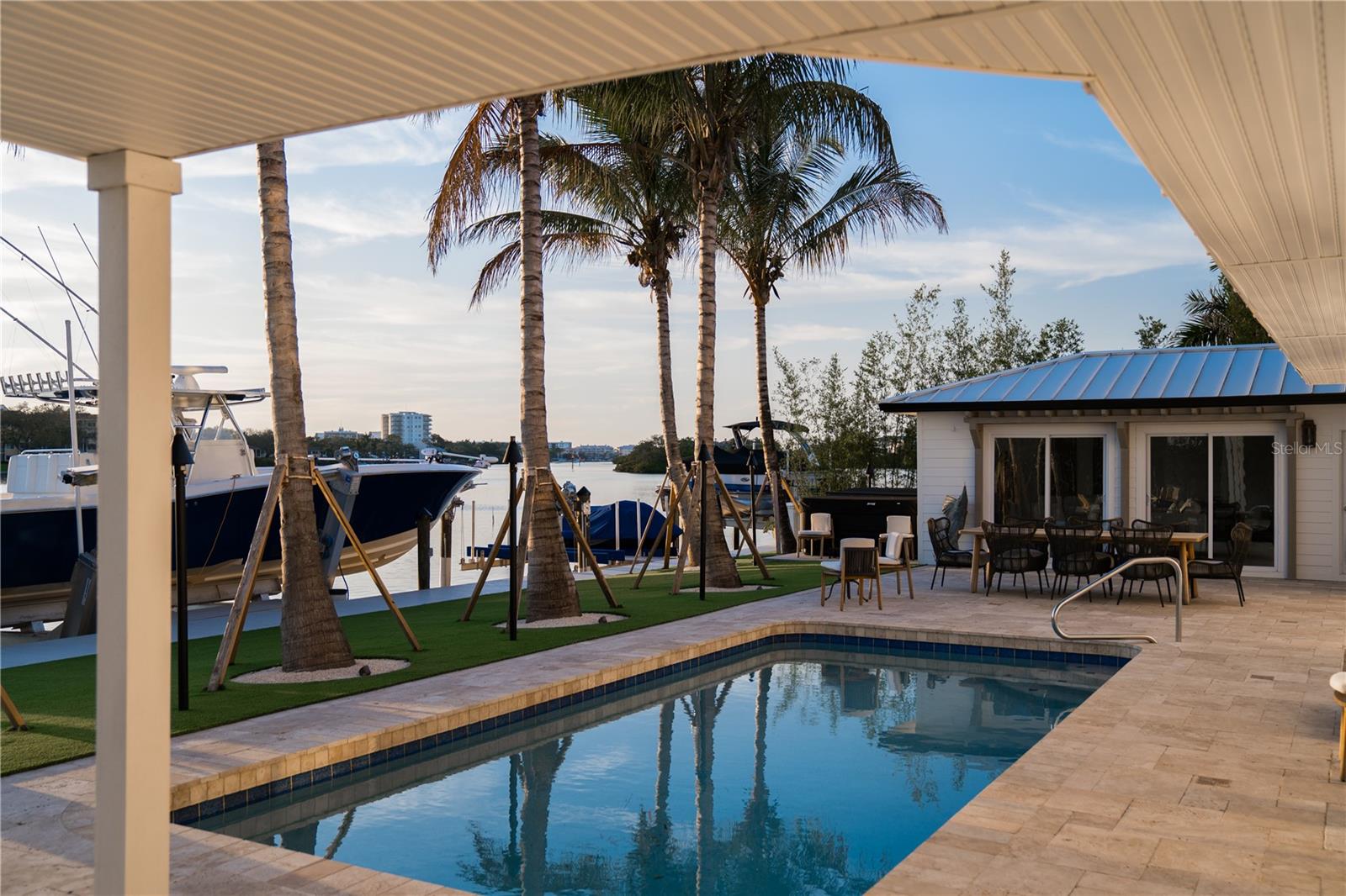PINE SHORES ESTATE 7TH SEC - Residential