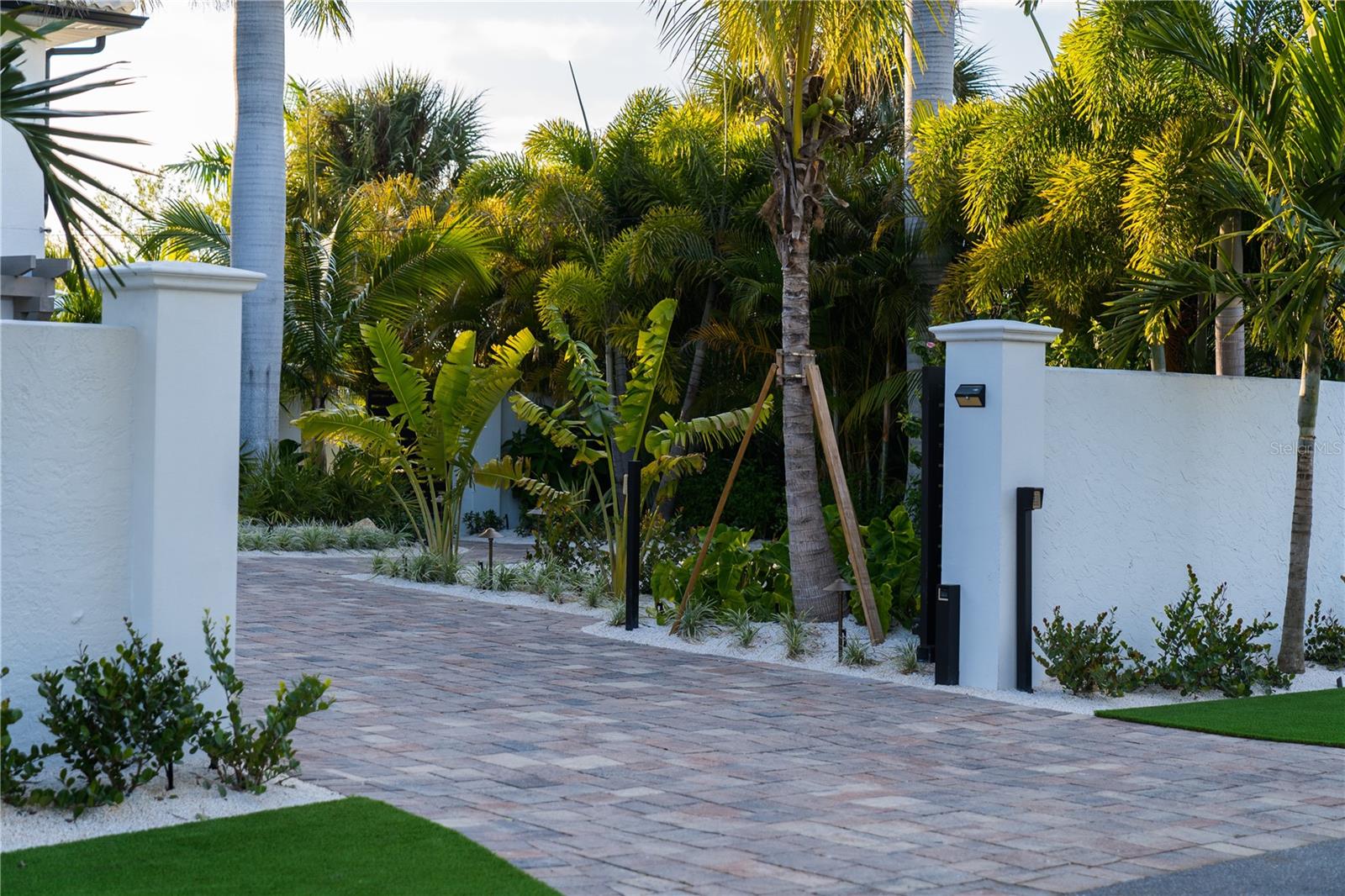PINE SHORES ESTATE 7TH SEC - Residential