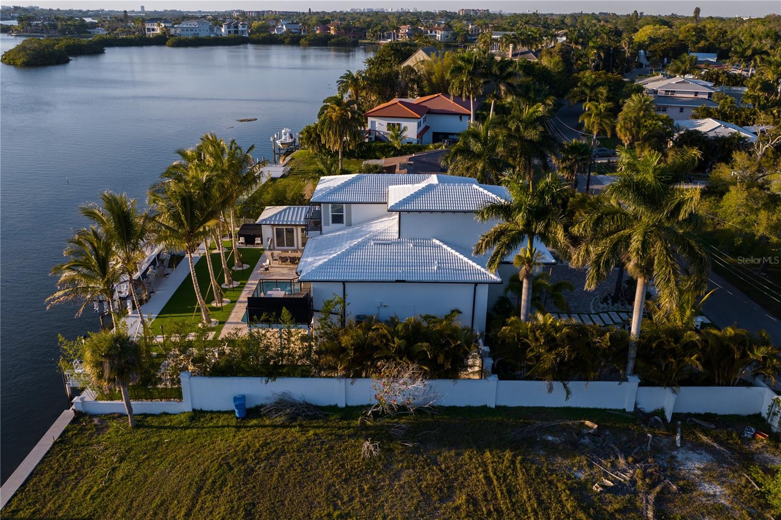 PINE SHORES ESTATE 7TH SEC - Residential