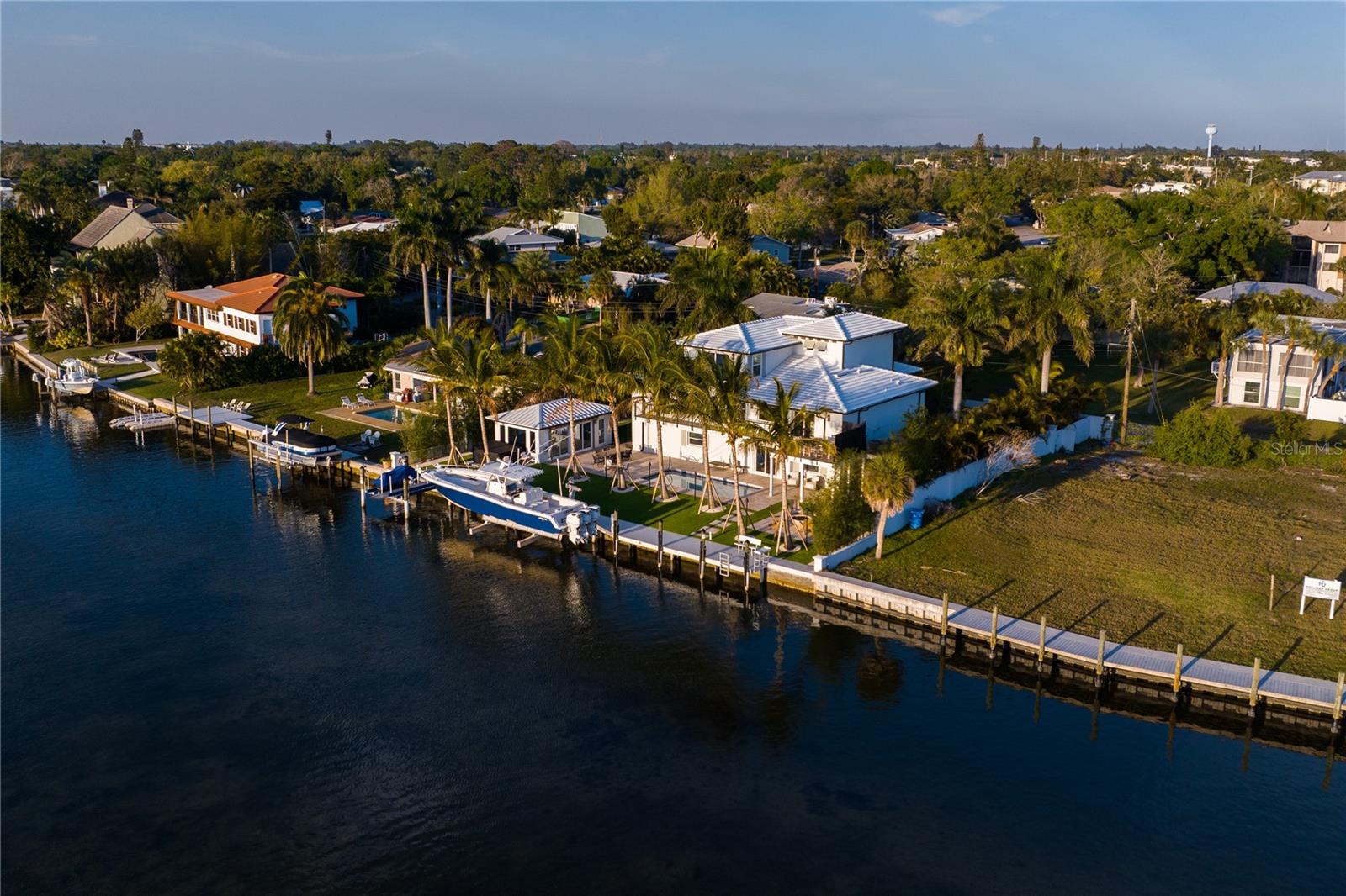 PINE SHORES ESTATE 7TH SEC - Residential