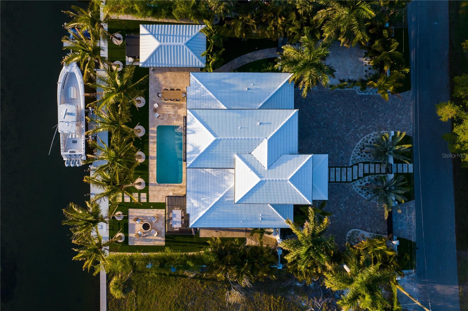 PINE SHORES ESTATE 7TH SEC - Residential