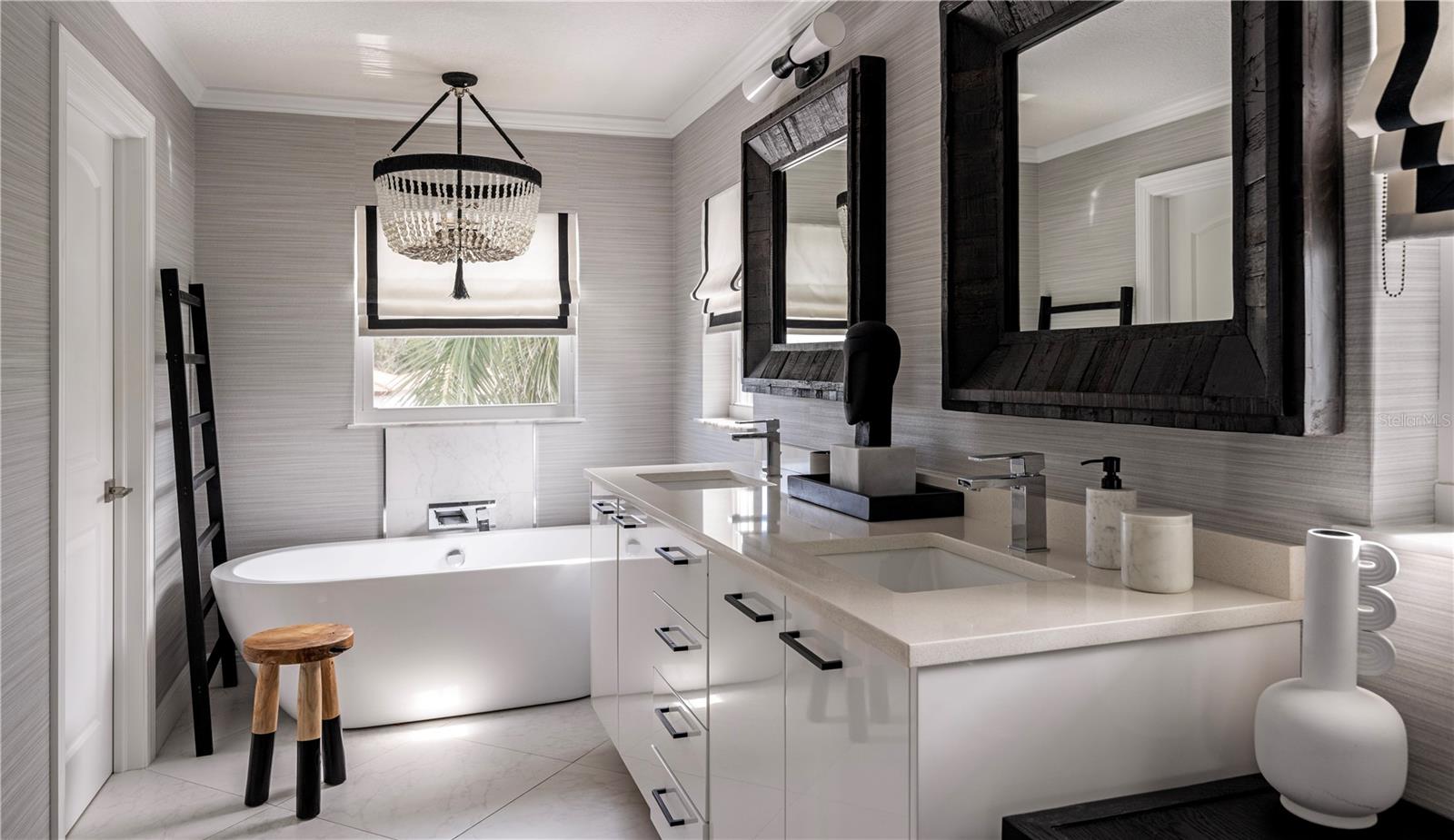 PINE SHORES ESTATE 7TH SEC - Residential