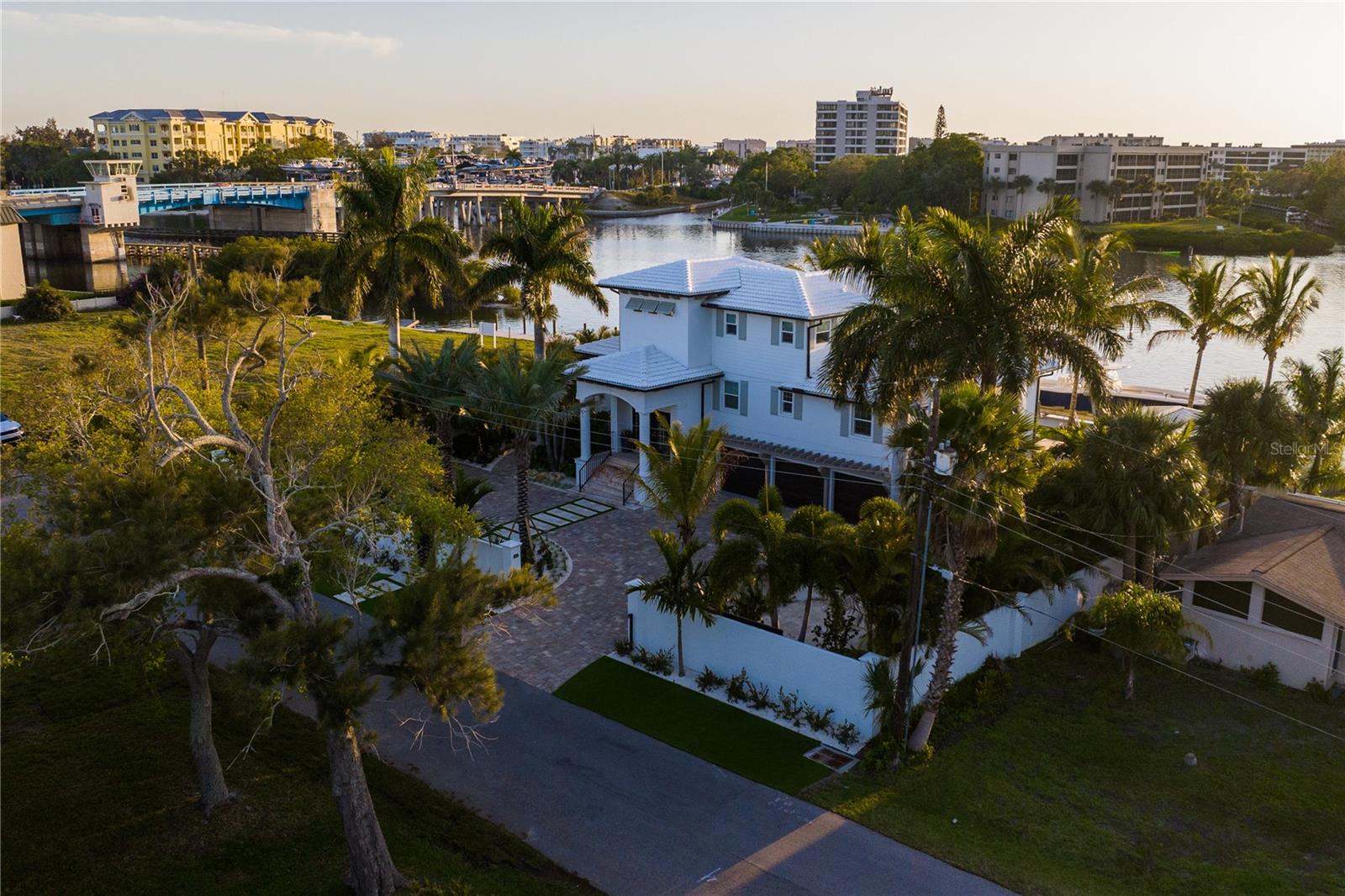 PINE SHORES ESTATE 7TH SEC - Residential