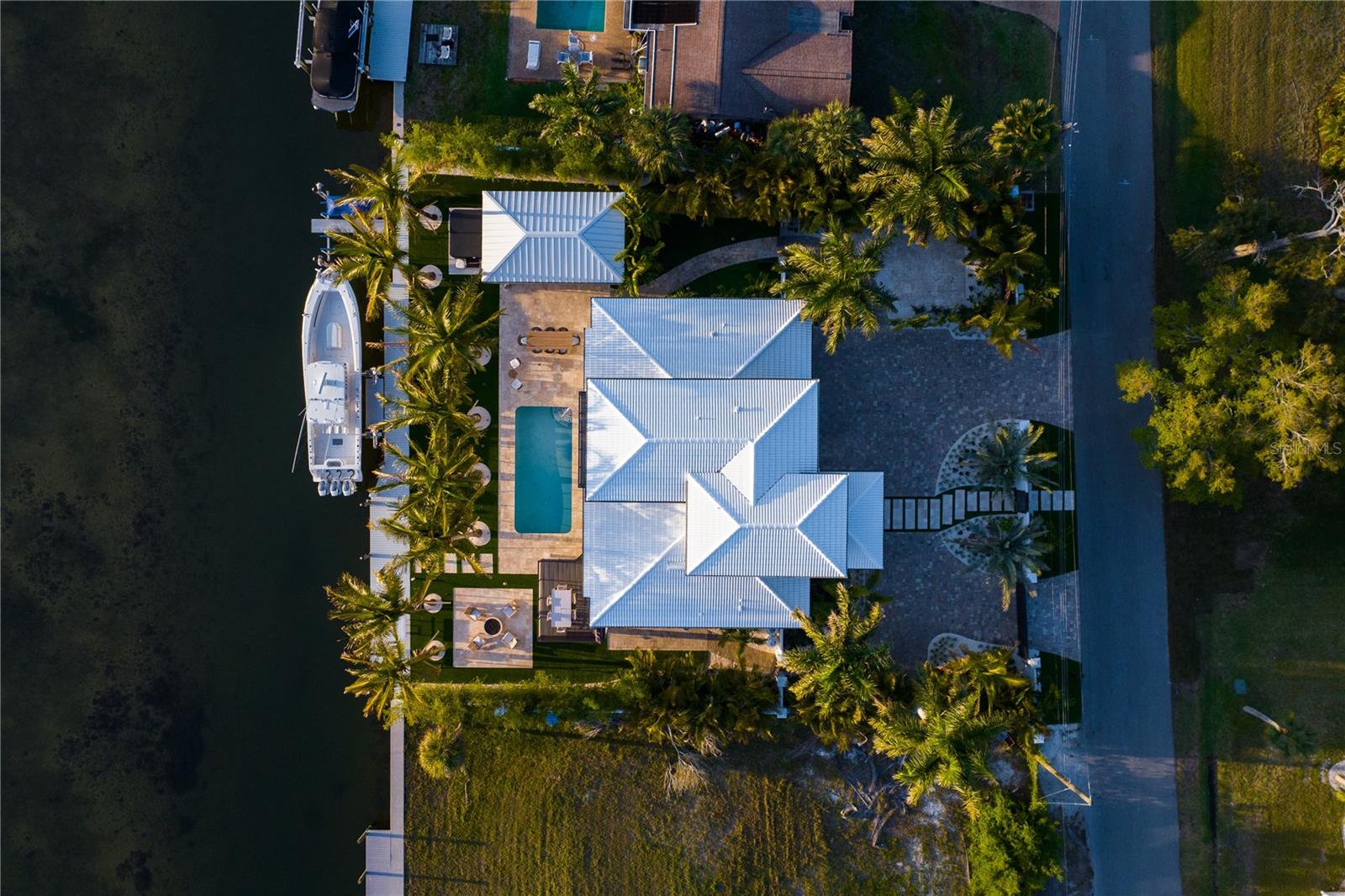 PINE SHORES ESTATE 7TH SEC - Residential