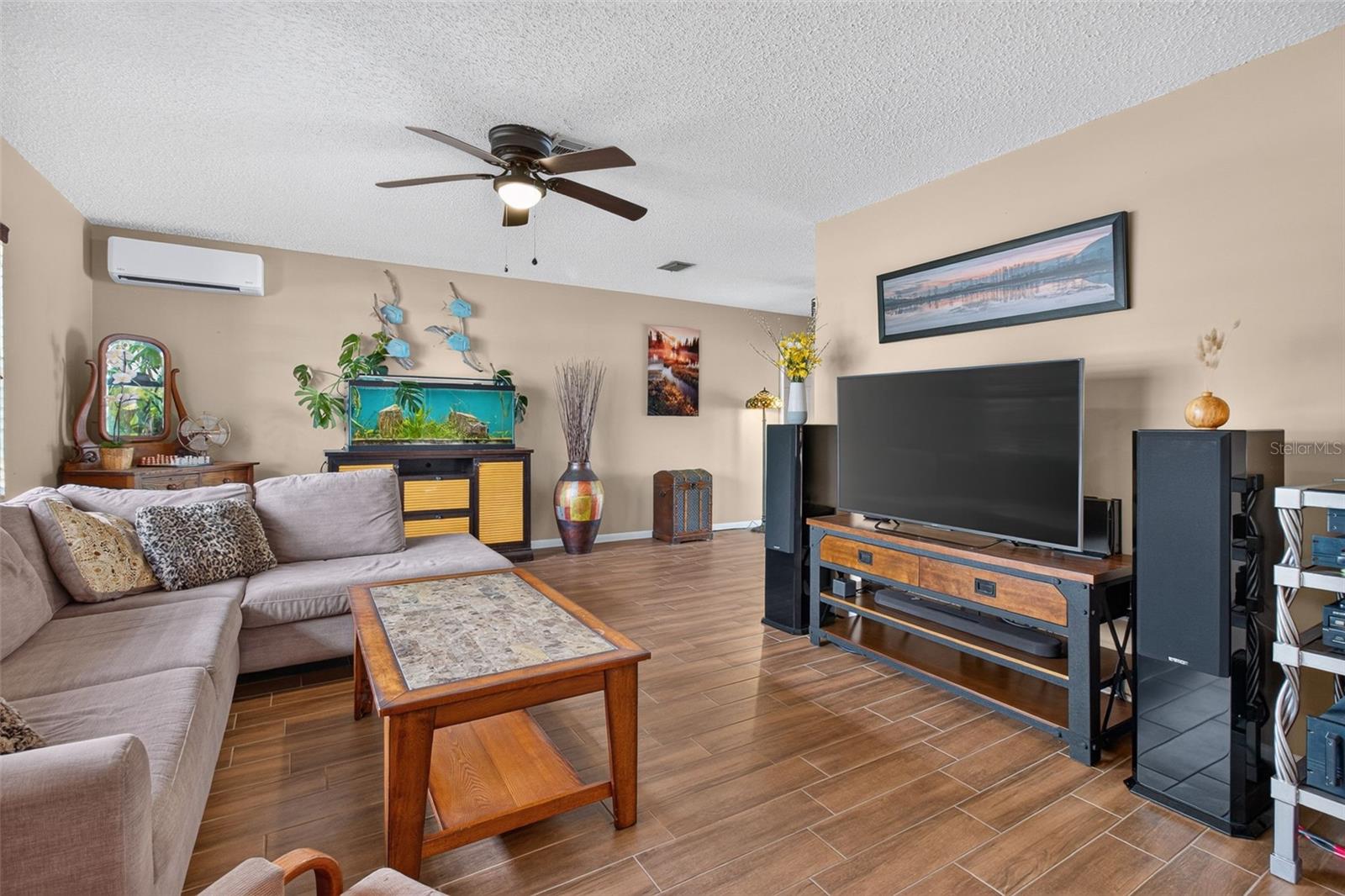 WILSHIRE ESTATES - Residential