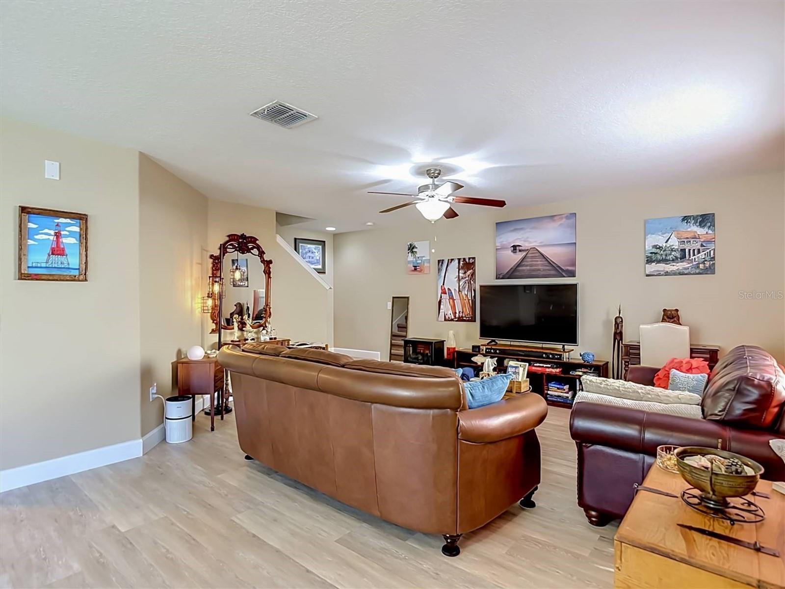 THOUSAND OAKS EAST PH V - Residential