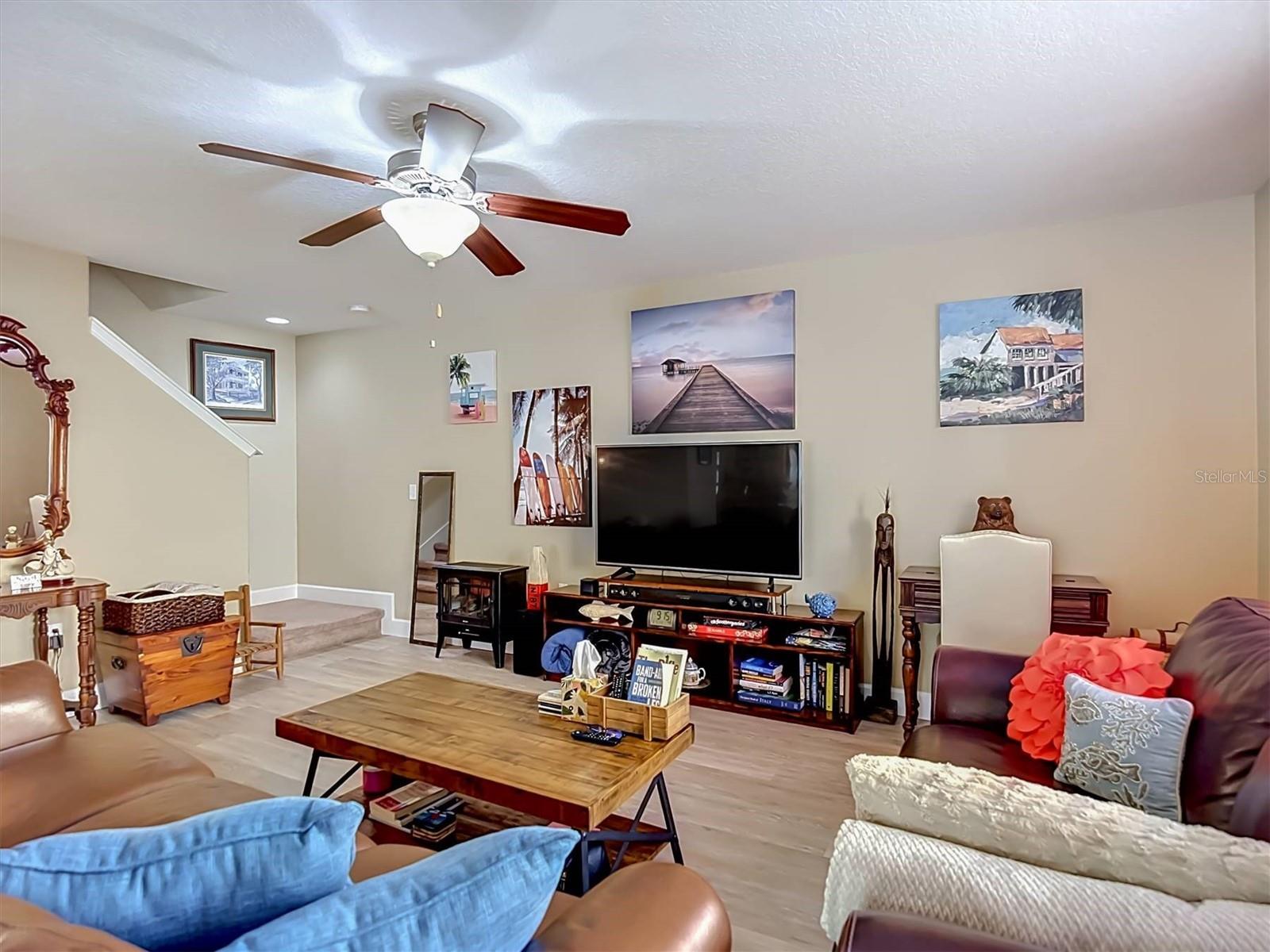 THOUSAND OAKS EAST PH V - Residential