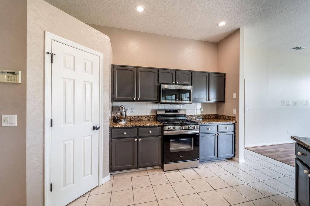 DEBARY WOODS UNIT 01 - Residential