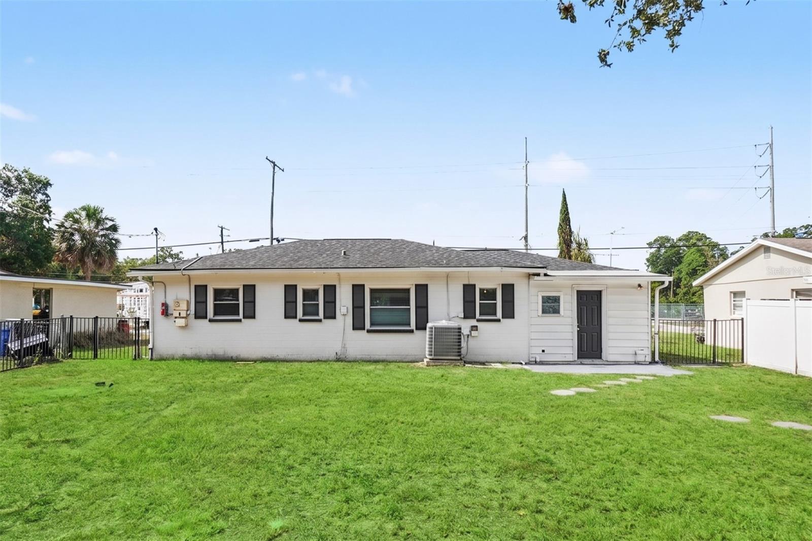 APOLLO BEACH UNIT 1 PT 2 - Residential