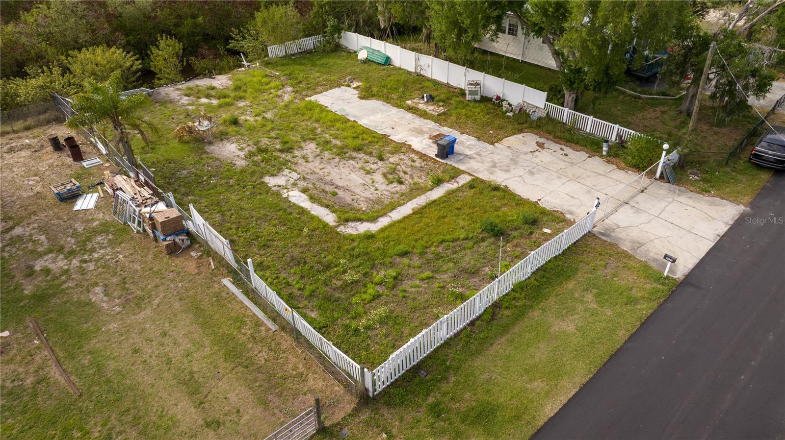 UNPLATTED - Land
