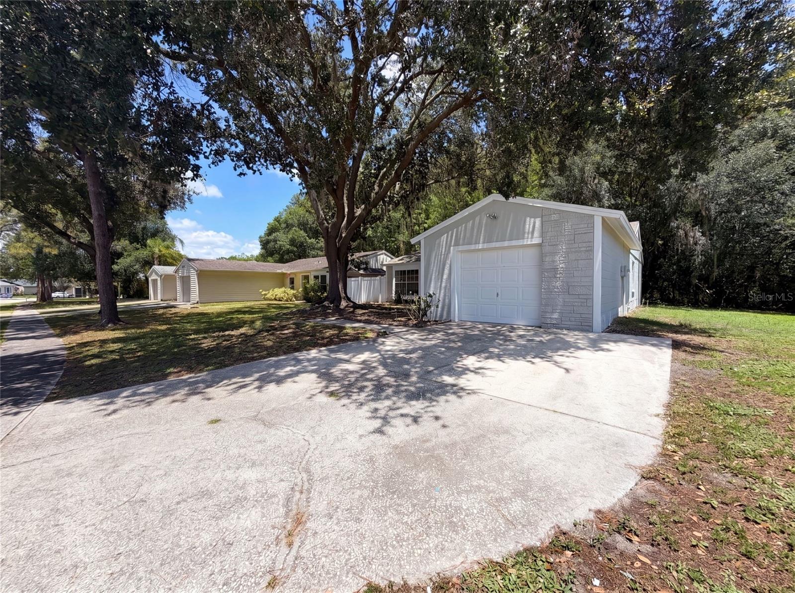CARROLLWOOD MEADOWS UN XI - Residential