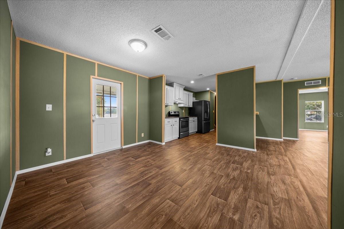 LAKE LYNNE - Residential