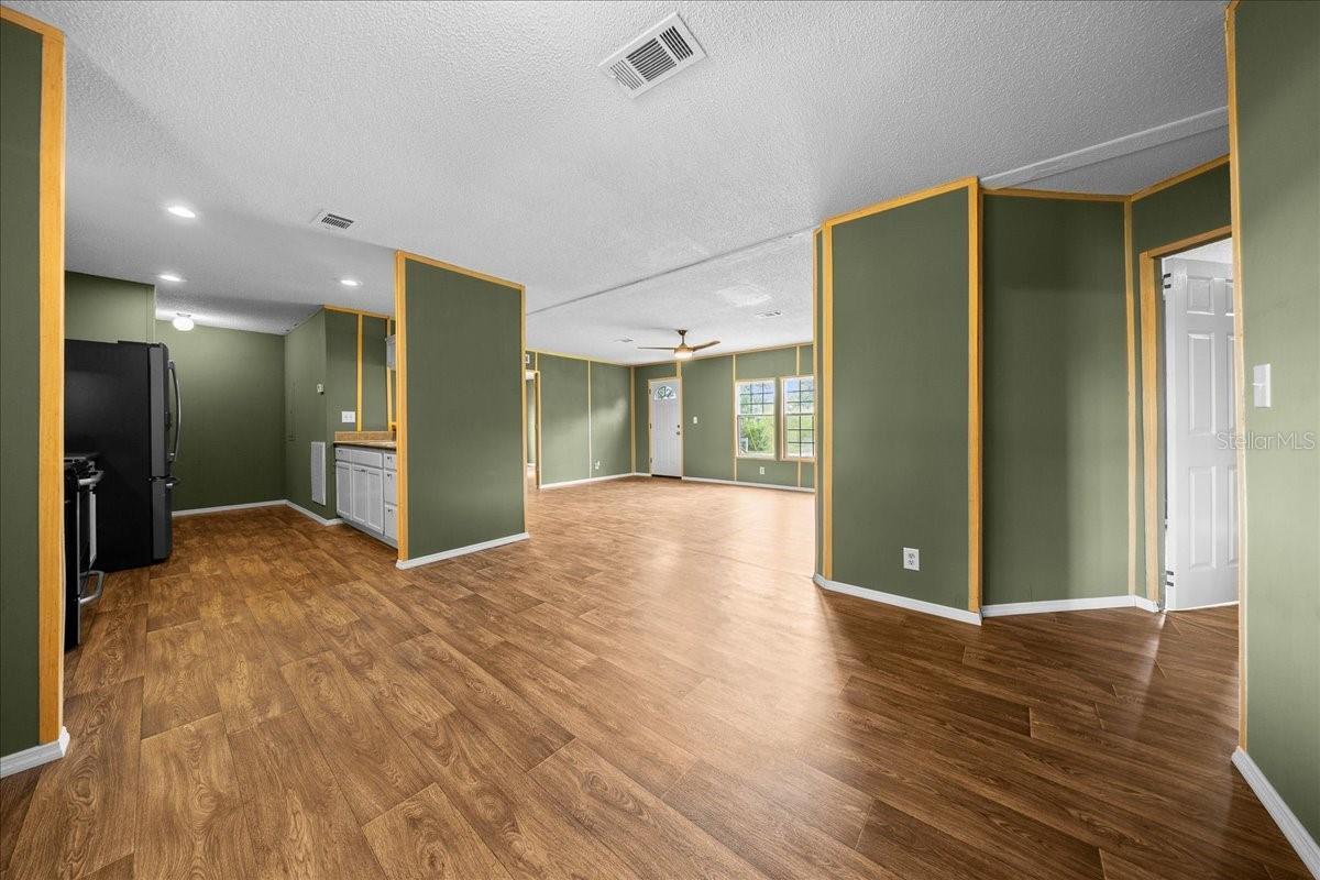 LAKE LYNNE - Residential