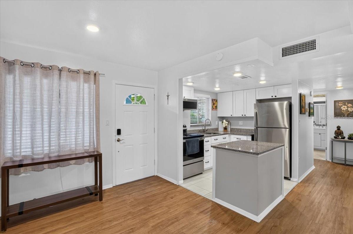 THE THIRD BAYSHORE - Residential